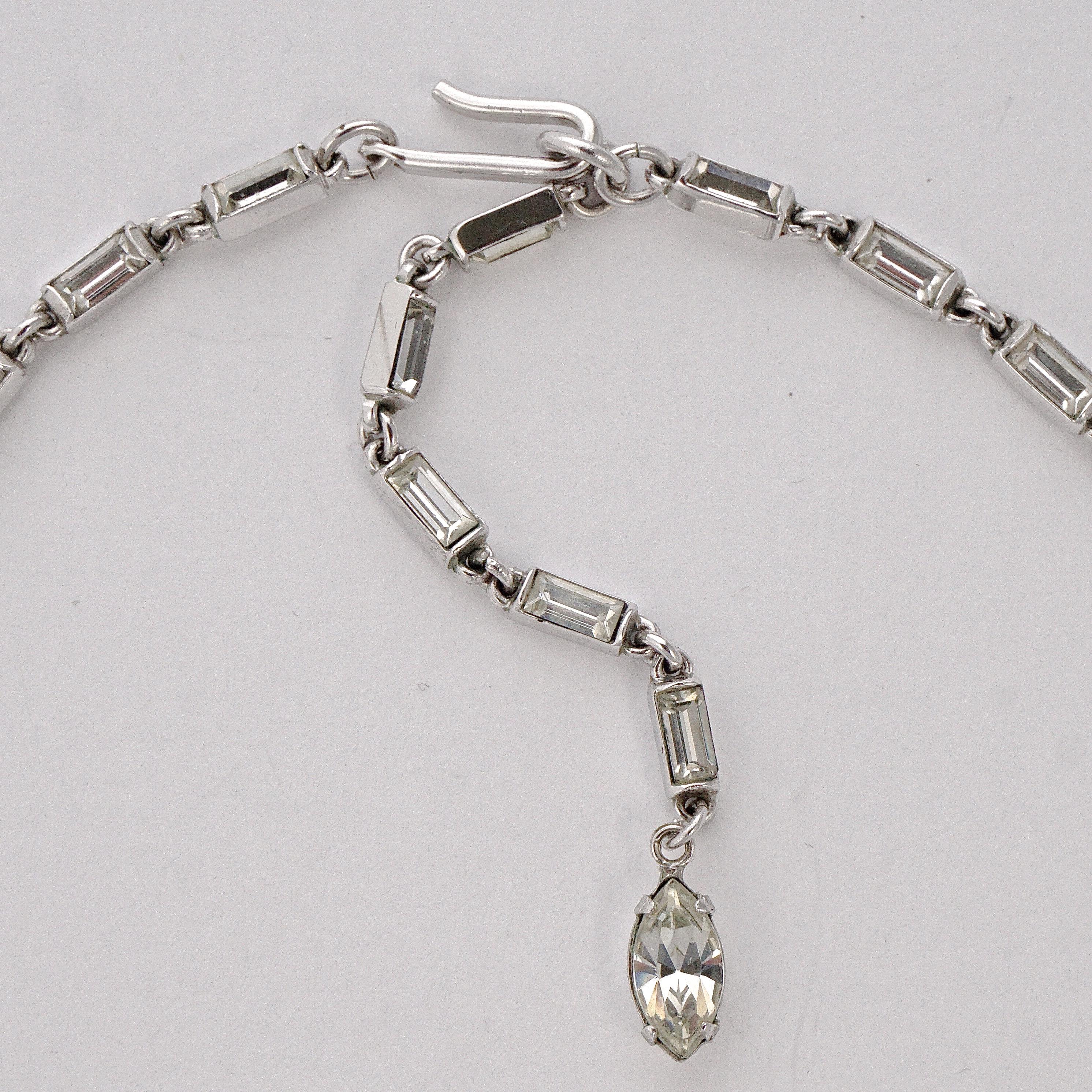Trifari Silver Tone Rhinestone Tremblant Pendant and Necklace circa 1950s In Good Condition For Sale In London, GB