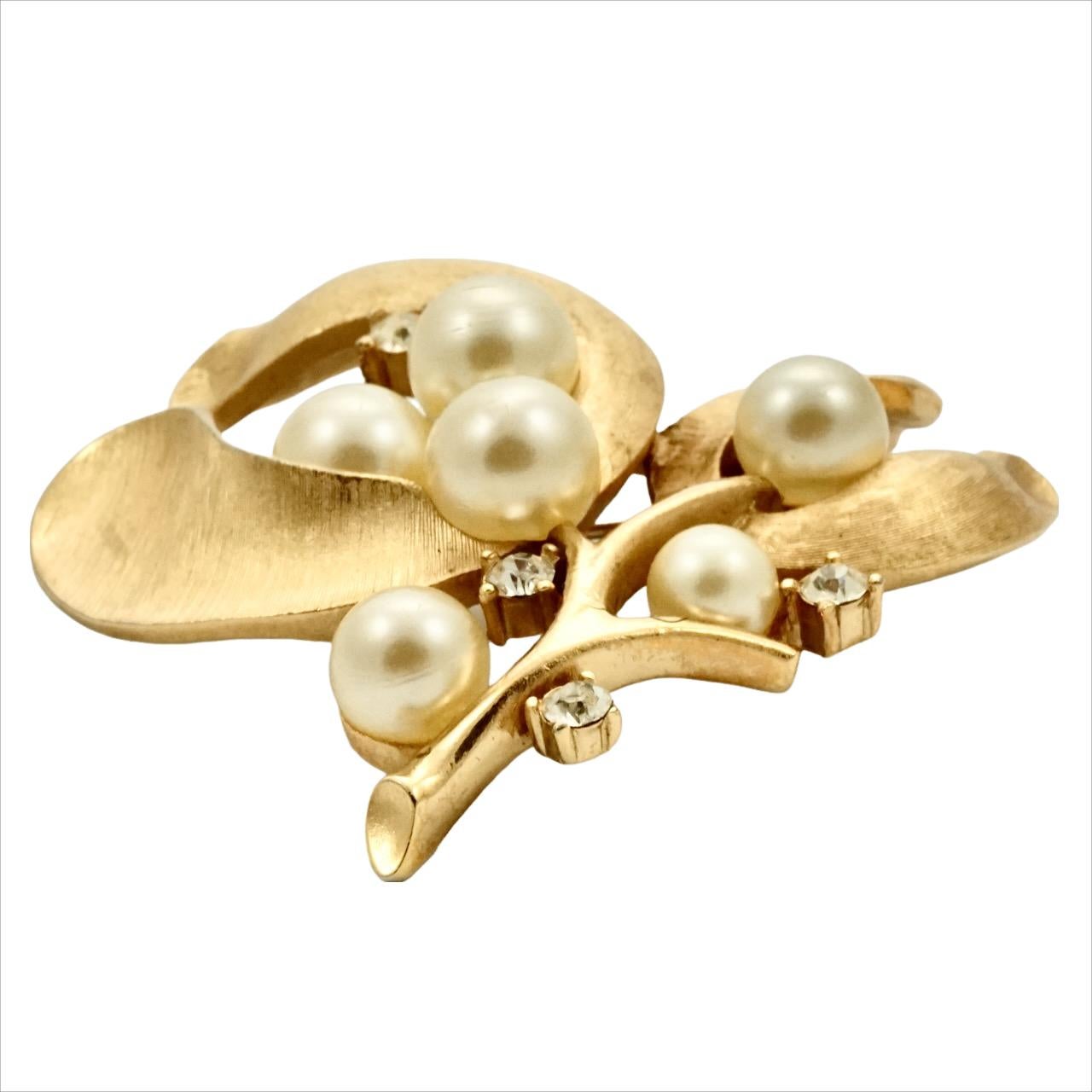 Women's or Men's Trifari Textured Gold Plated Faux Pearl and Rhinestone Floral Brooch circa 1960s For Sale