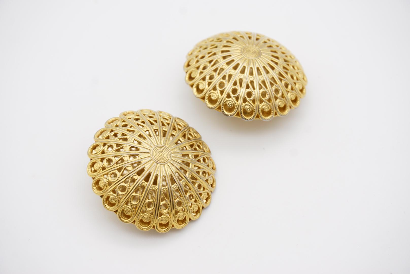 Trifari Vintage 1980s Large Round Circle Flower Dome Openwork Clip Gold Earrings 1