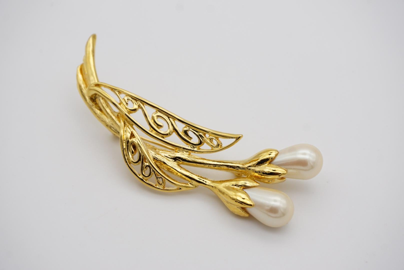 Trifari Vintage 1980s Lily Flower Leaf Bouquet Pearl Gold Openwork Hollow Brooch 1