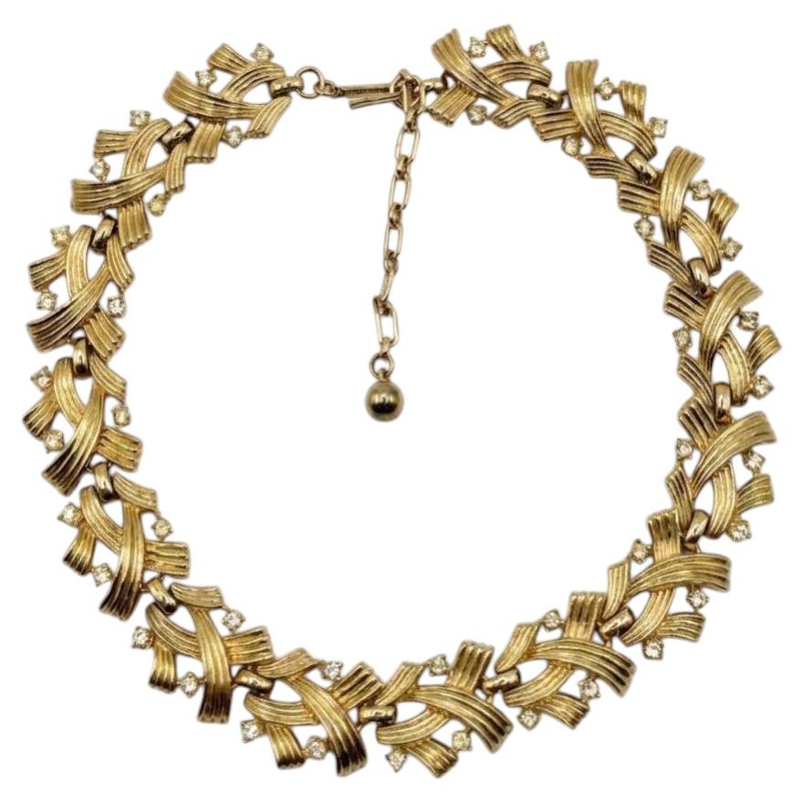 Collana vintage Trifari con collare a foglie color oro