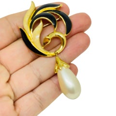 TRIFARI vintage signed gold tone enamel dangle faux pearl designer brooch