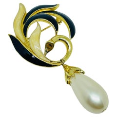 TRIFARI vintage signed gold tone enamel dangle faux pearl designer brooch