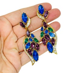 TRIFARI vintage signed gold tone sapphire rhinestones designer clip earrings