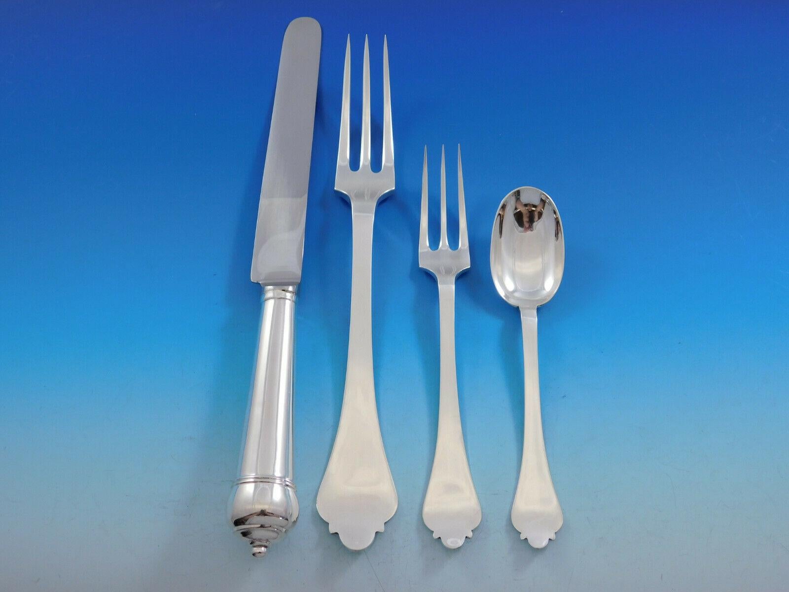 Outstanding dinner size scroll by James Robinson sterling silver flatware set, 37 pieces. This set includes:

6 dinner size knives, cannon style handle, 10 1/4