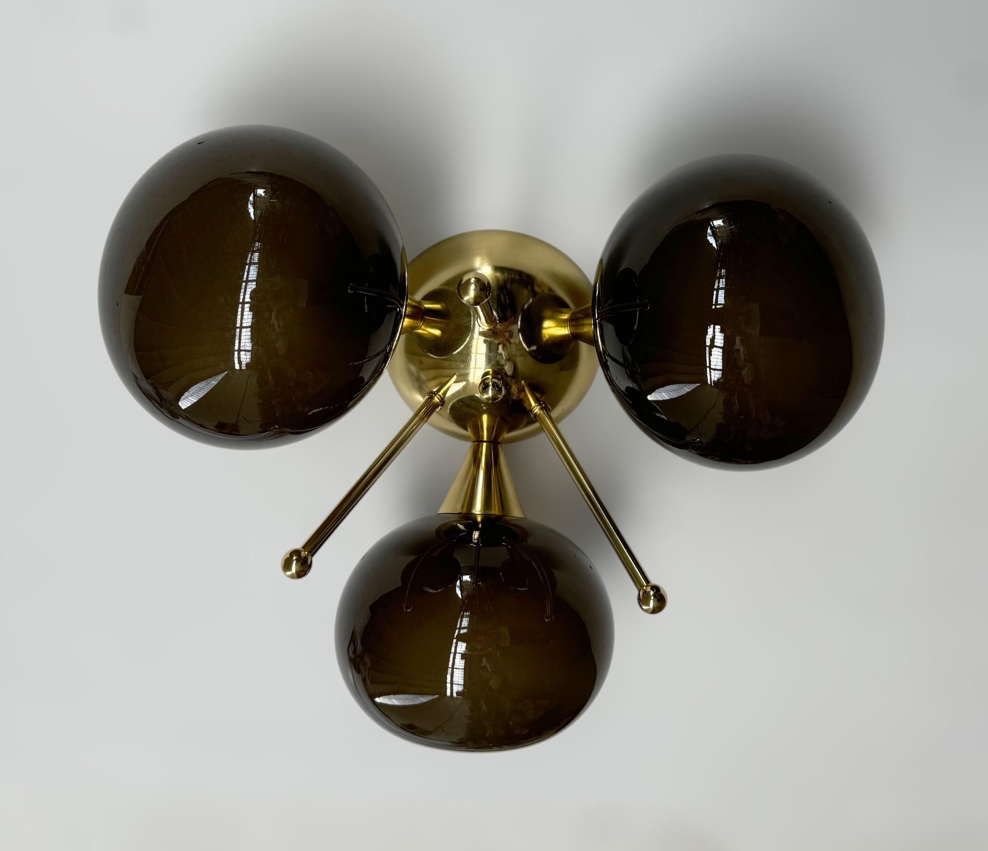 Mid-Century moderno Plafoniera Trifoglio Pebble di FABIO LTD in vendita