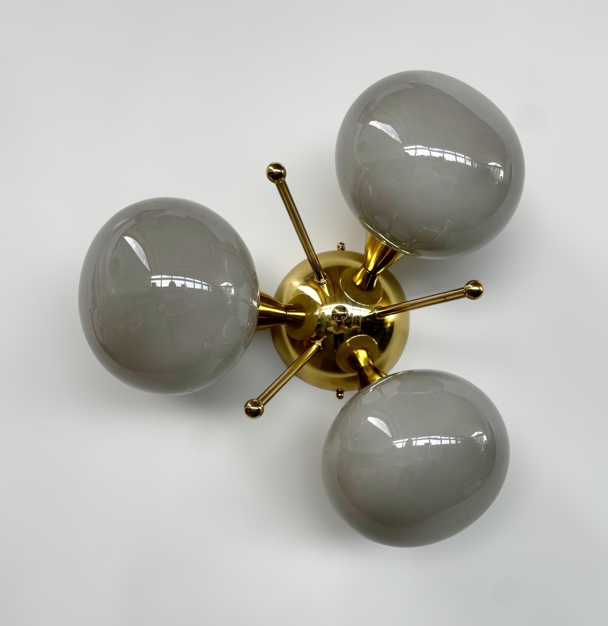 Plafoniera Trifoglio Pebble di FABIO LTD In condizioni Nuovo in vendita a Los Angeles, CA