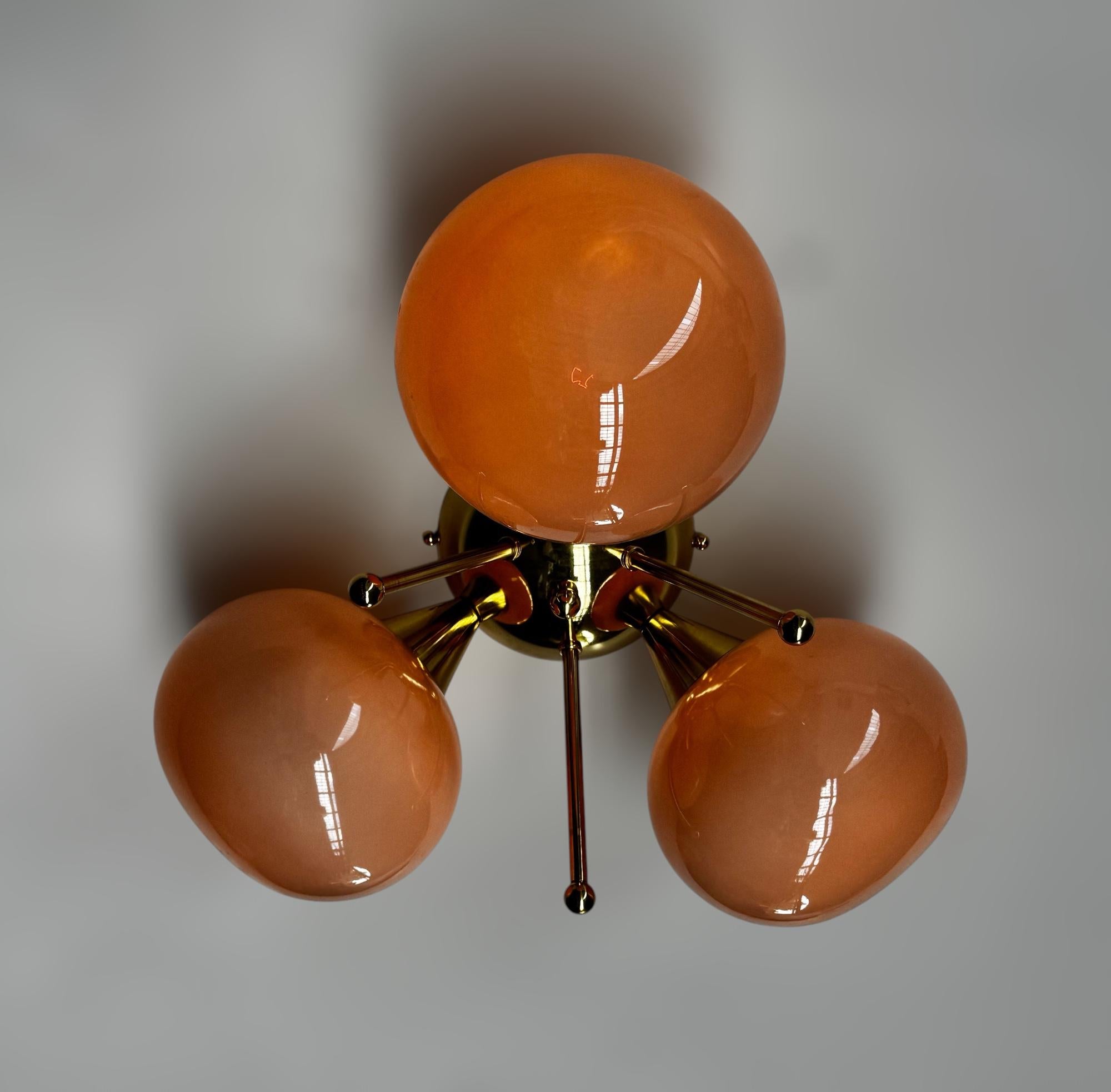 XXI secolo e contemporaneo Plafoniera Trifoglio Pebble di FABIO LTD in vendita