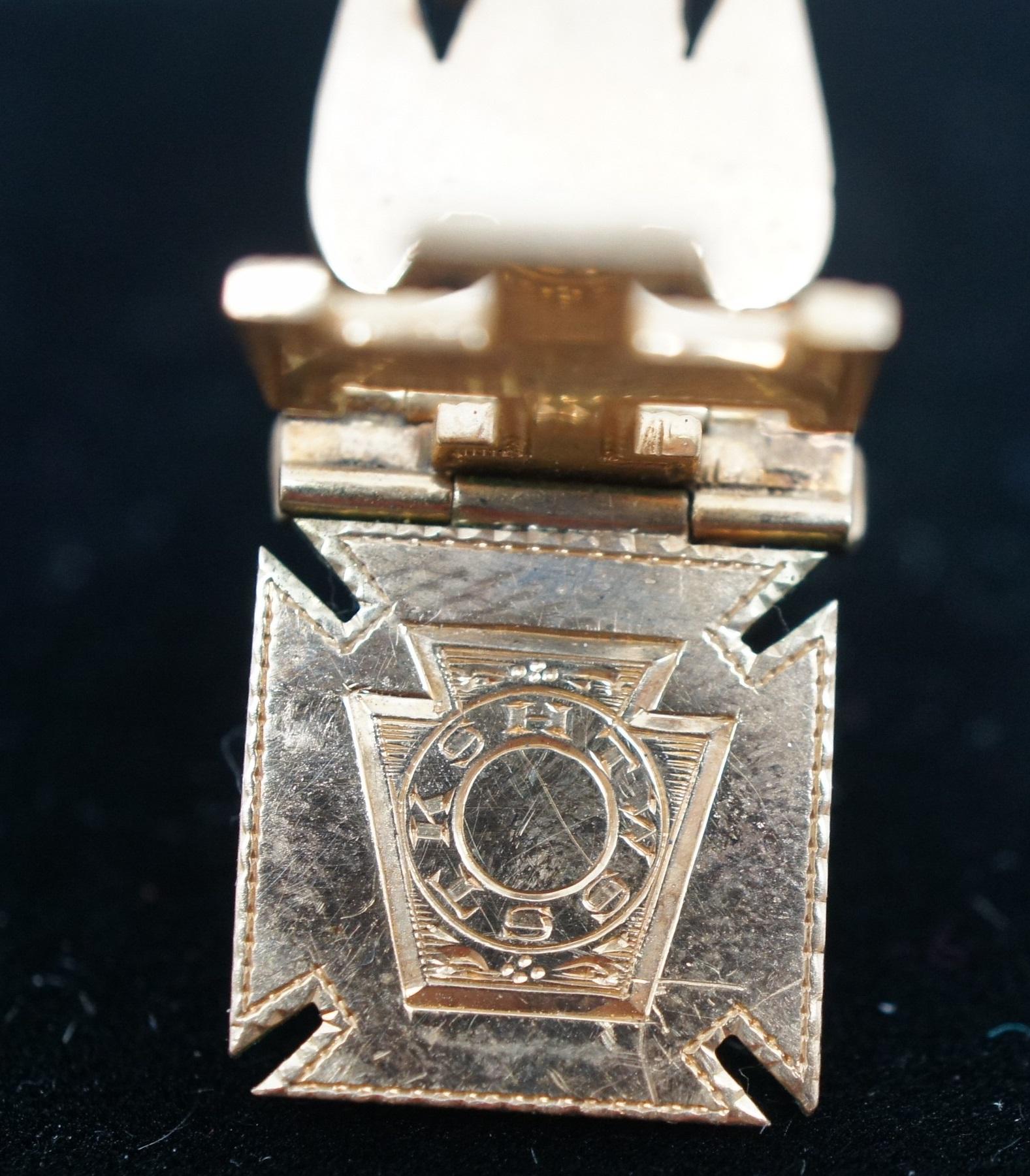 Trifold Masonic Gold Enamel Knights Templar Fob Pendant Charm Scottish York Rite In Good Condition In Dayton, OH