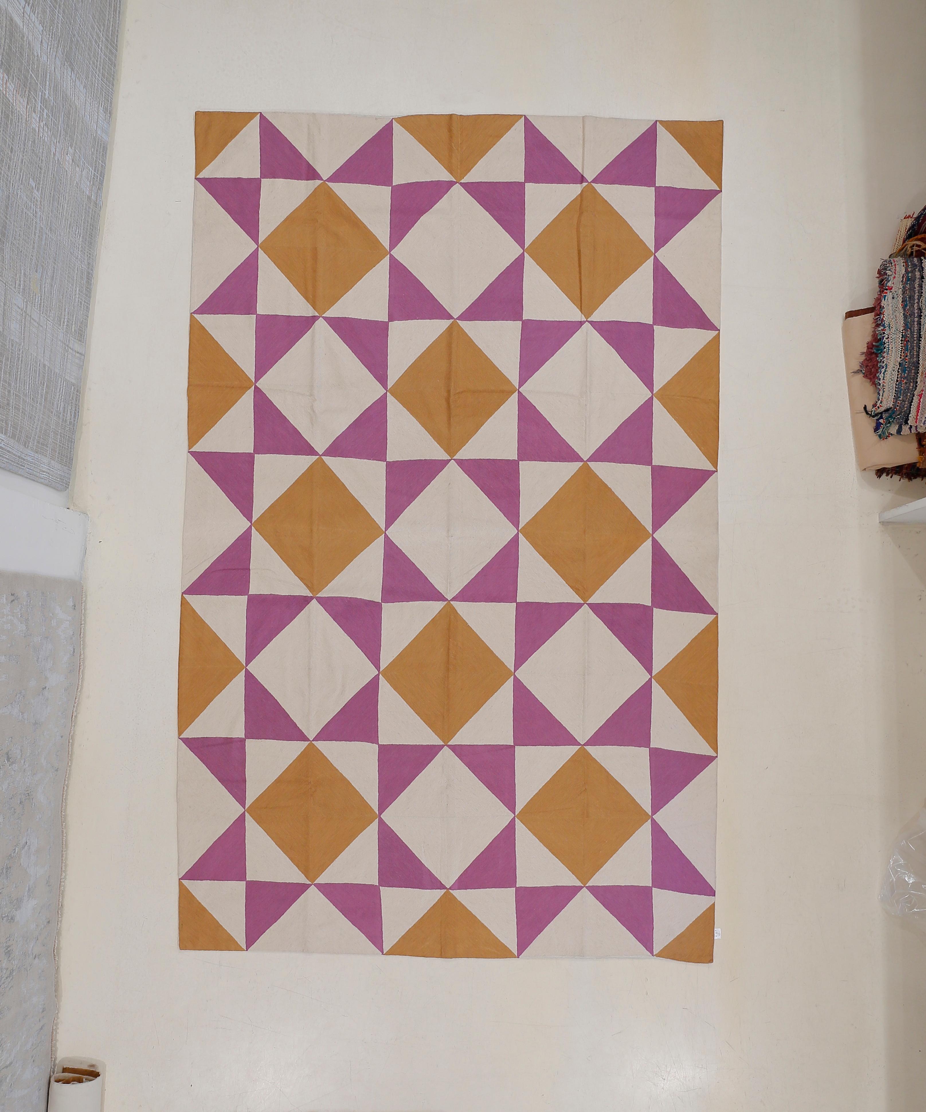 Trigono-Teppich aus Kaschmir und Wolle mit Kettenstich entworfen von Barbara Frua (Handgewebt) im Angebot