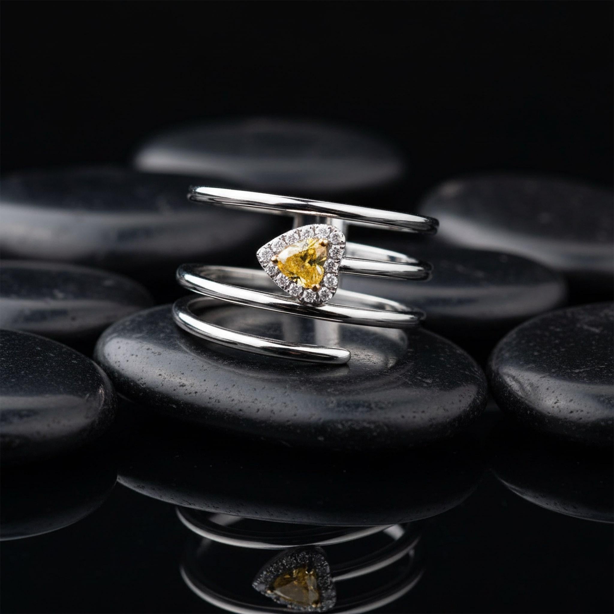 For Sale:  Trillion Cut 14K (or 18k upon request) Yellow Gold Diamond Split Band Ring 3