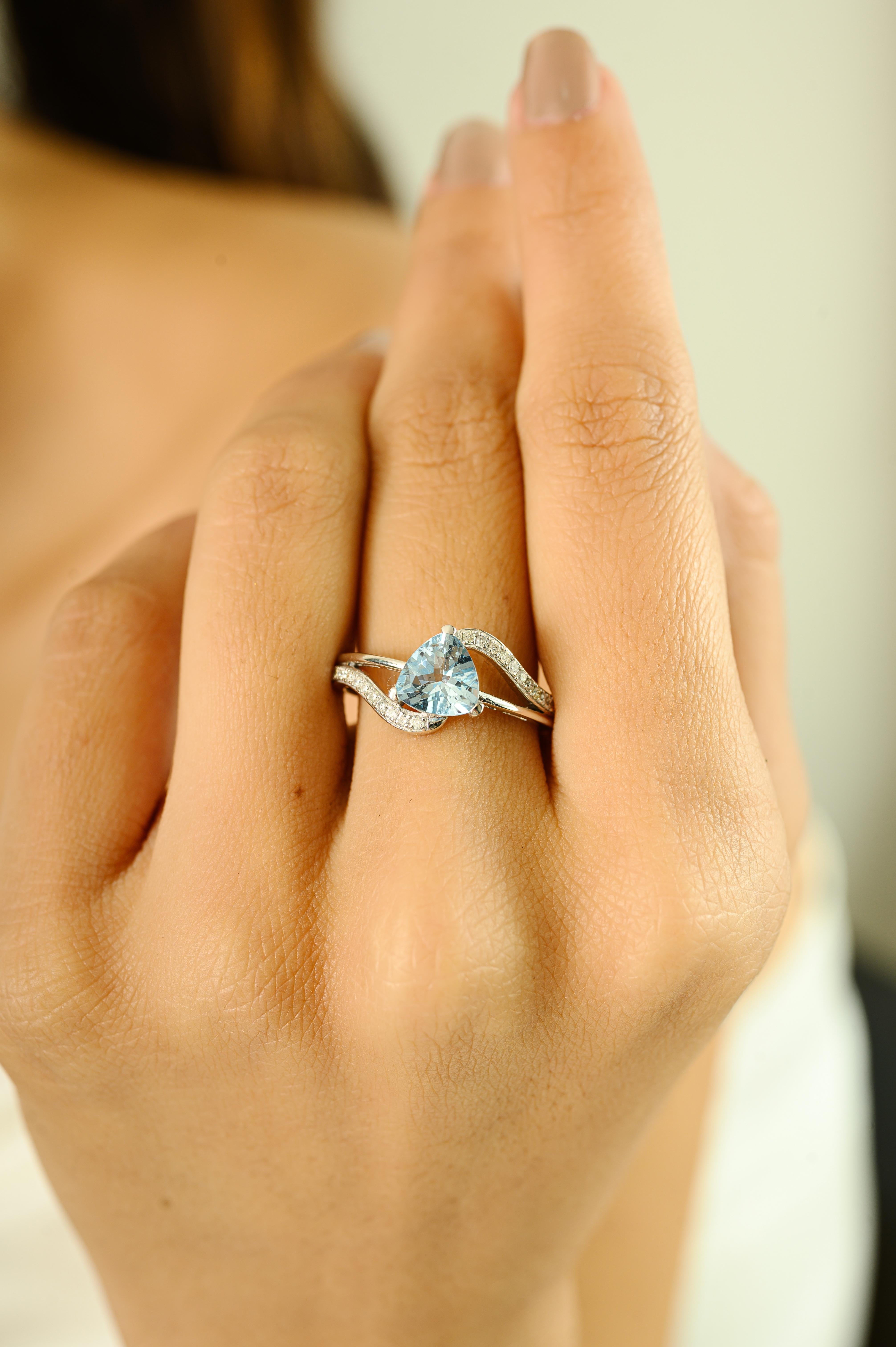 For Sale:  Trillion-Cut Aquamarine & Diamond Wave Ring in 18K White Gold Graduation Gift 2
