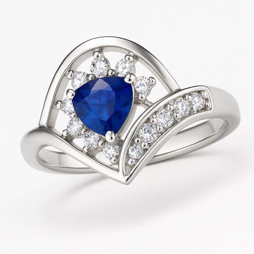 Trillion Cut Blue Sapphire Statement Ring im Angebot 4