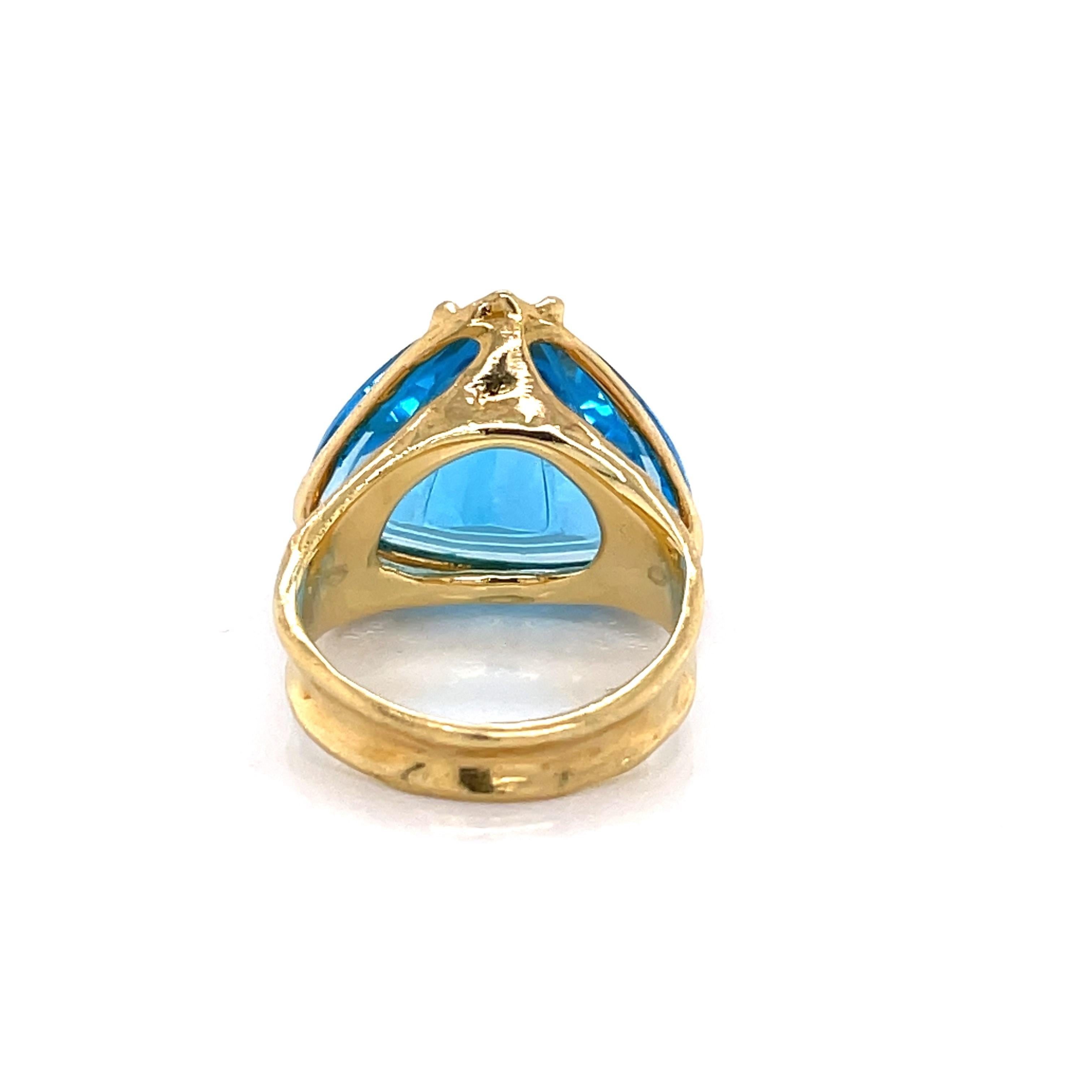 Women's Trillion Cut Blue Topaz 18 Karat Yellow Gold Ring For Sale