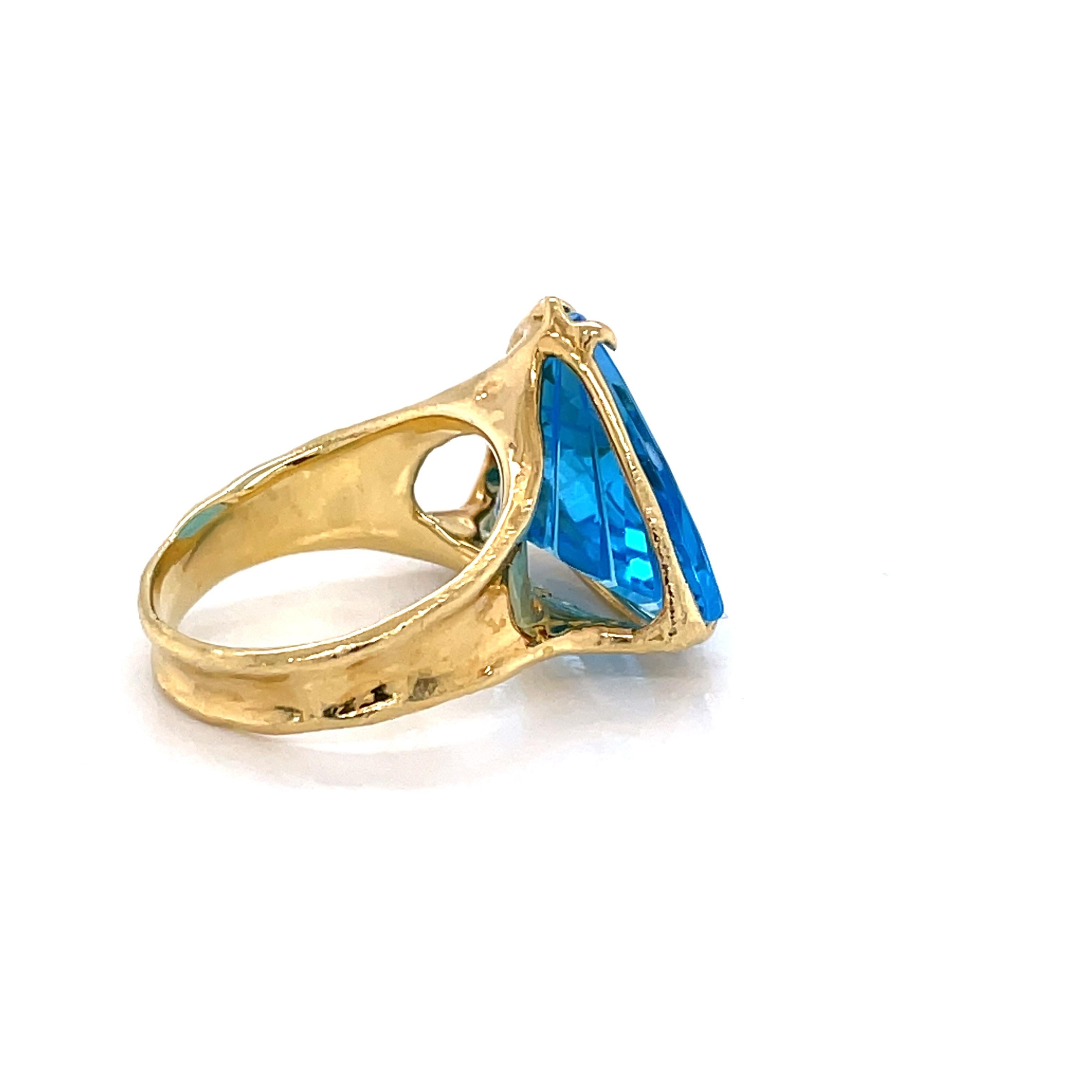 Trillion Cut Blue Topaz 18 Karat Yellow Gold Ring For Sale 1