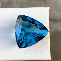 Trillion Cut London Blue Topaz Loose Gemstone for Pendant & Necklace Jewelry