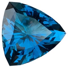 Trillion Cut London Blue Topaz Loose Gemstone for Pendant & Necklace Jewelry
