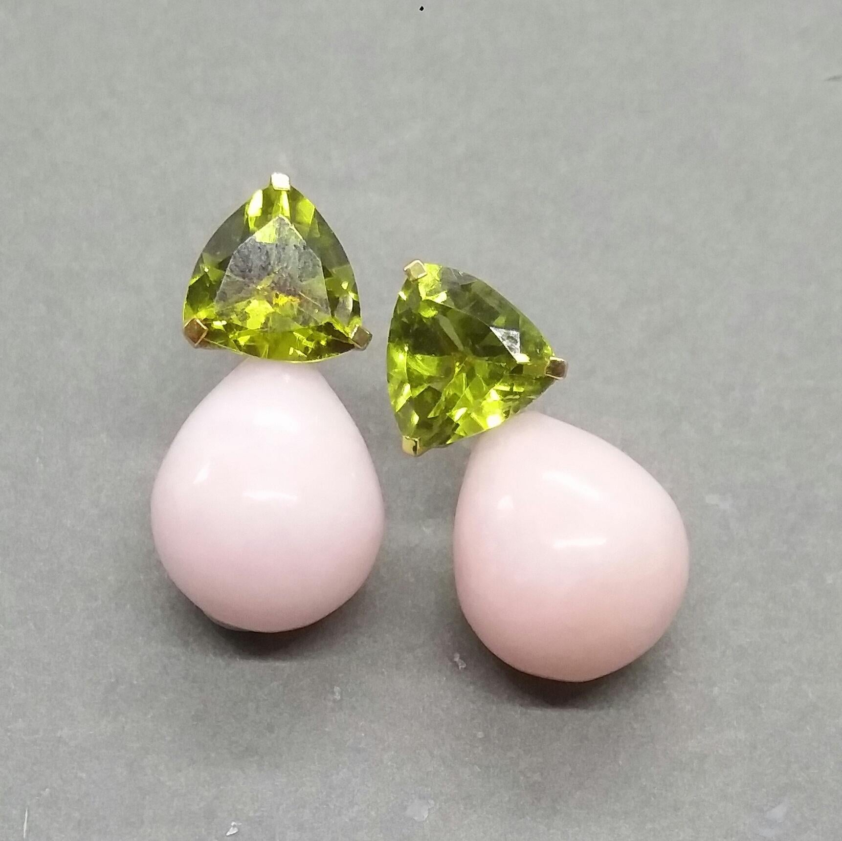 Trillion Cut Peridot Pink Opal Plain Drops 14 Karat Solid Yellow Gold Earrings In Good Condition For Sale In Bangkok, TH