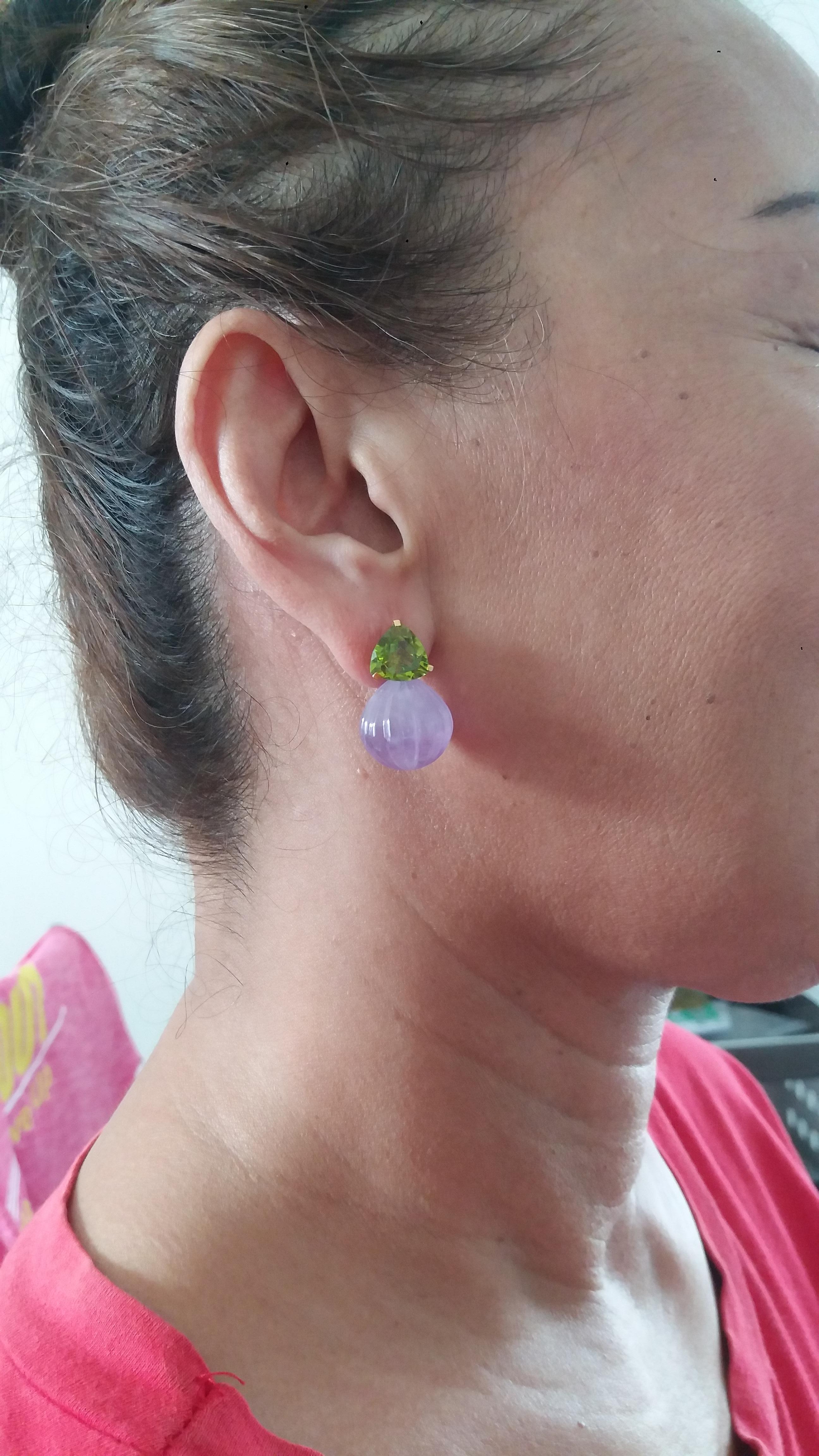 Trillion Cut Peridots Amethyst Carved Round Drops 14 Karat Yellow Gold Earrings For Sale 10