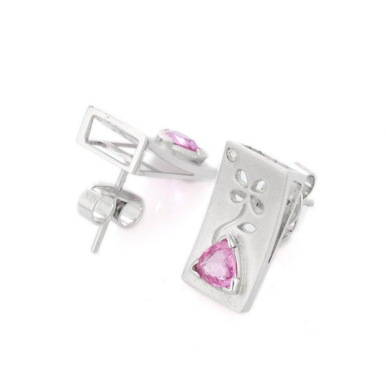Taille trillion Clous d'oreilles rectangulaires en or blanc massif 18 carats avec saphir rose de taille trillion en vente