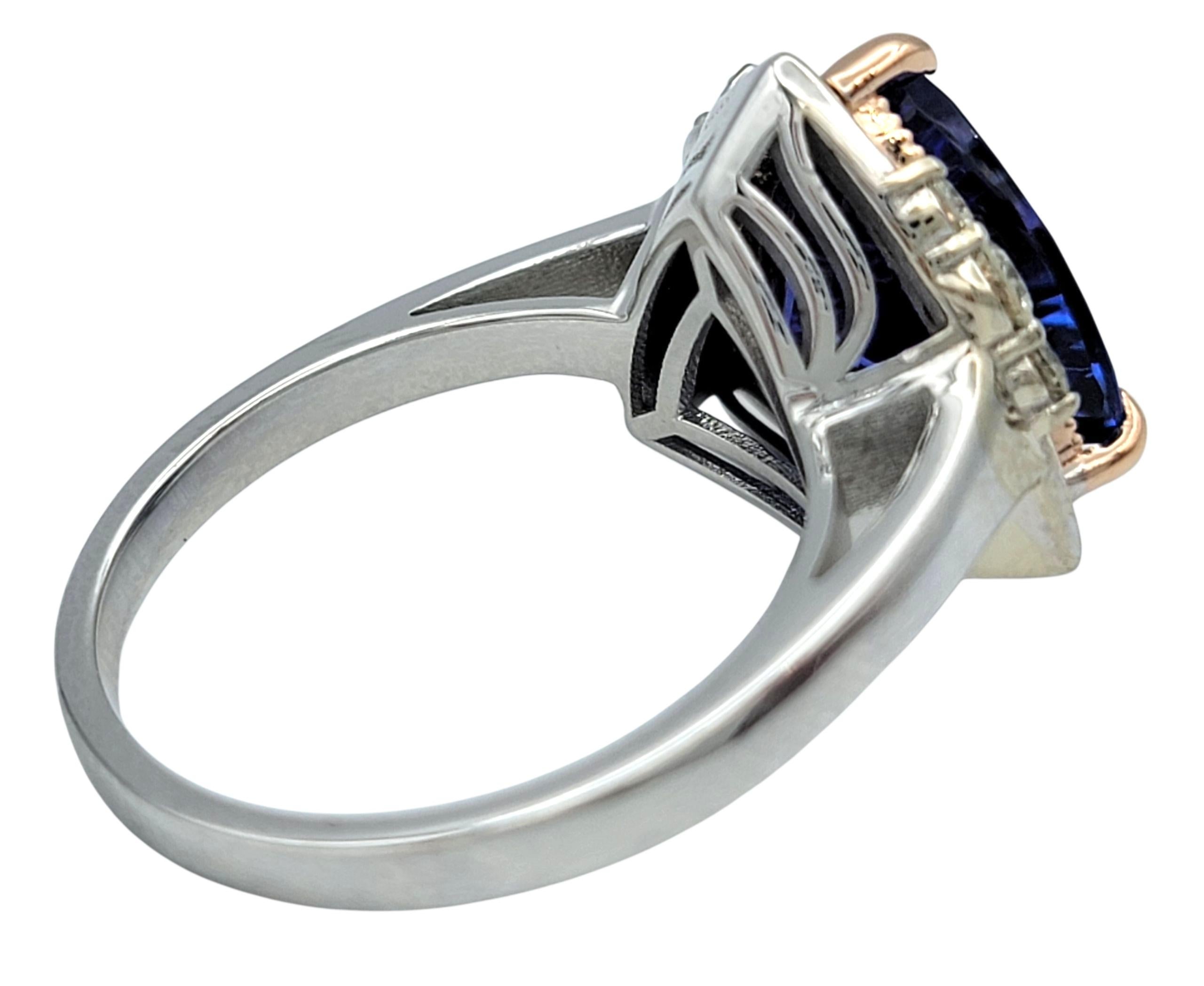 Donna Anello cocktail con tanzanite e diamanti taglio trilione in oro bianco e rosa 14 carati in vendita