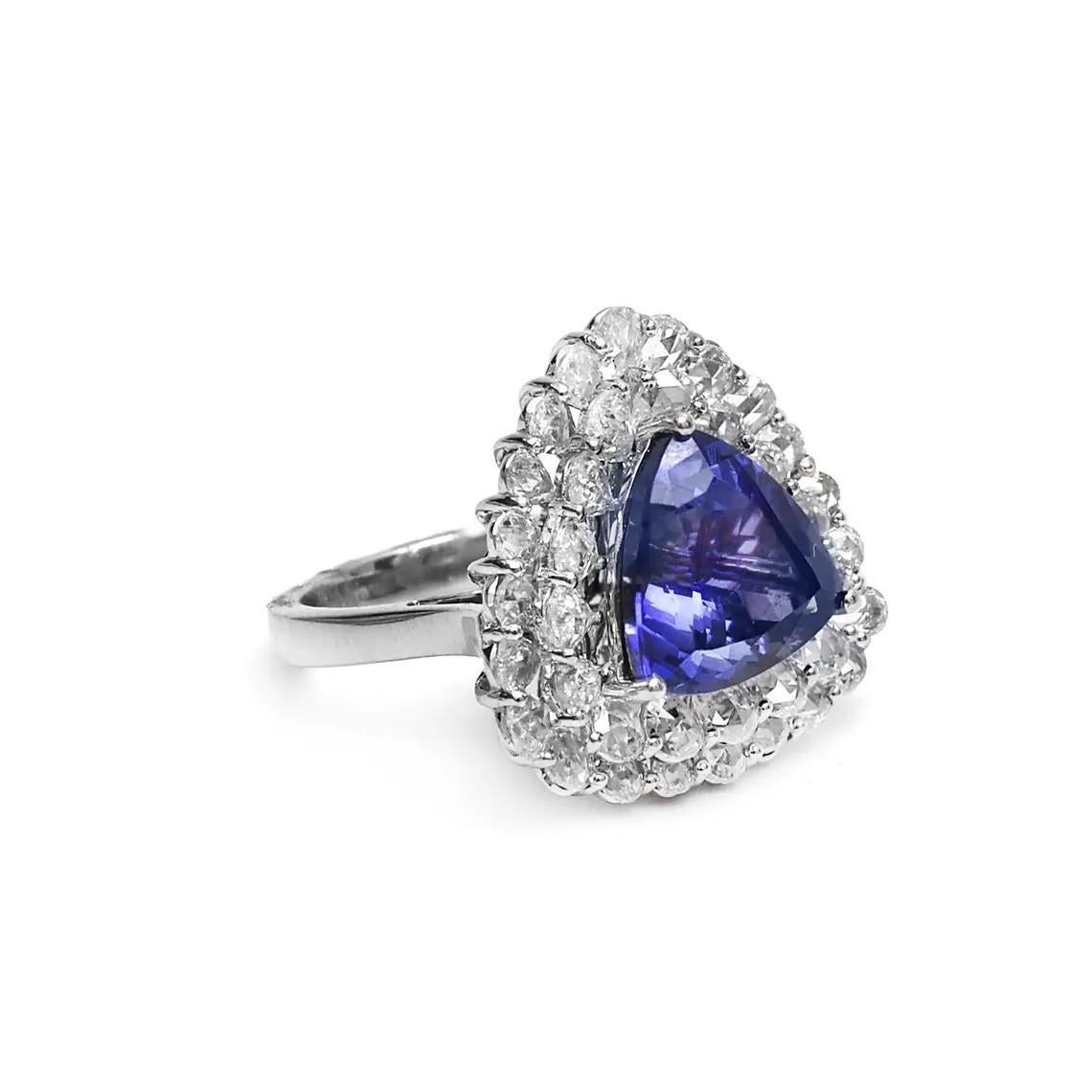 Contemporary Trillion Cut Tanzanite diamond 18K White Gold Ring For Sale