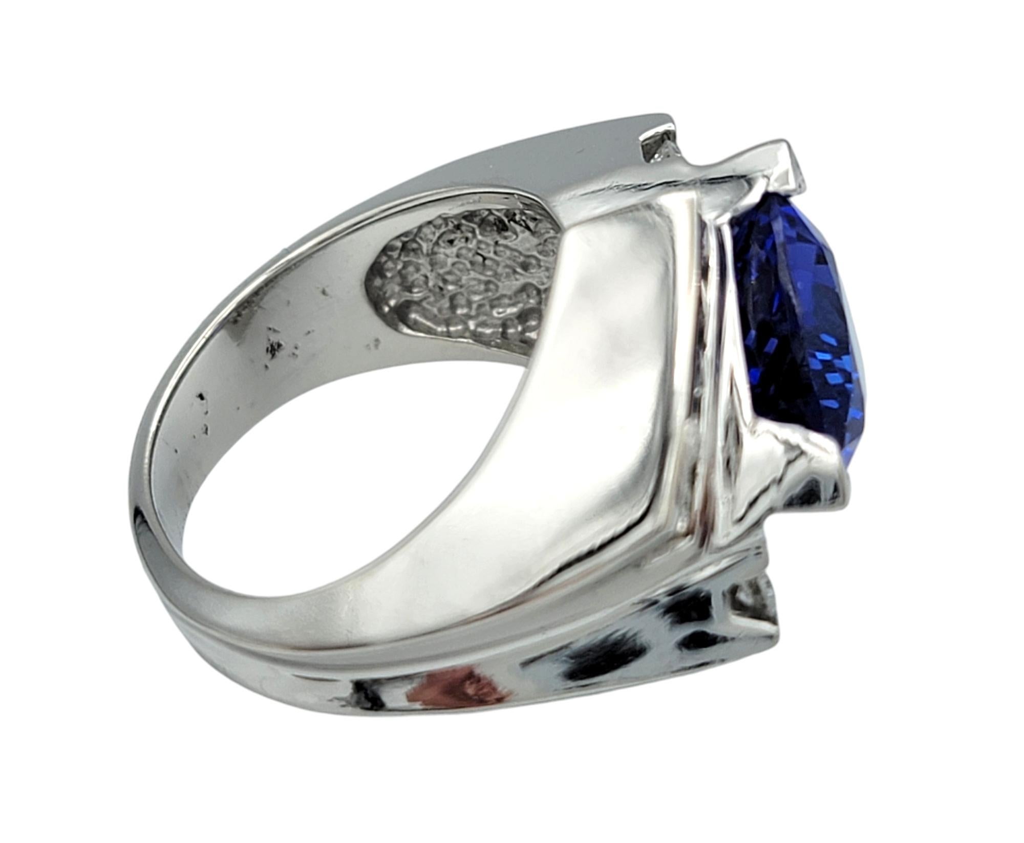 Contemporary Trillion Cut Tanzanite Cocktail Ring with Diamonds in 14 Karat Gold For Sale 1
