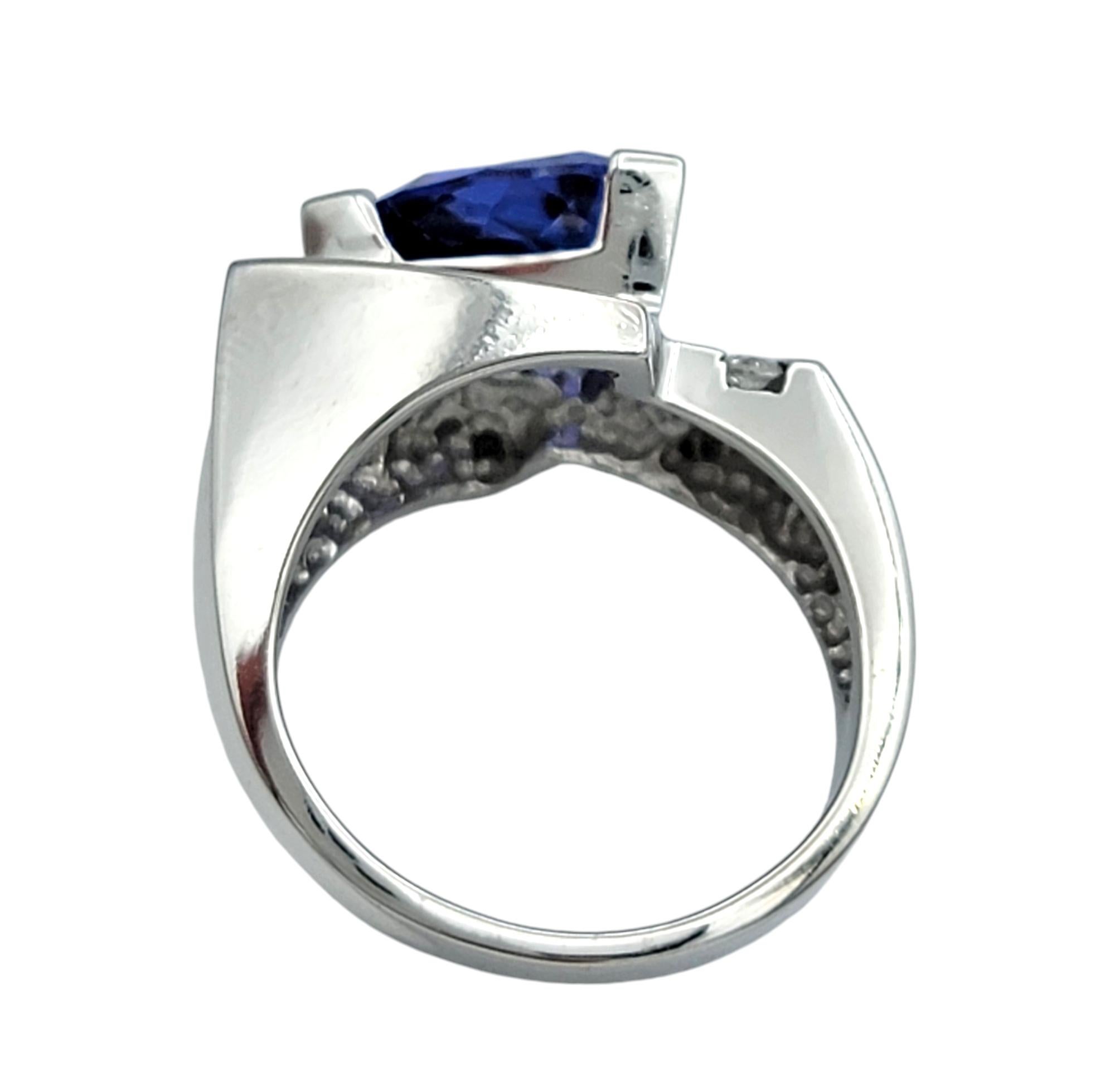 Contemporary Trillion Cut Tanzanite Cocktail Ring with Diamonds in 14 Karat Gold For Sale 3