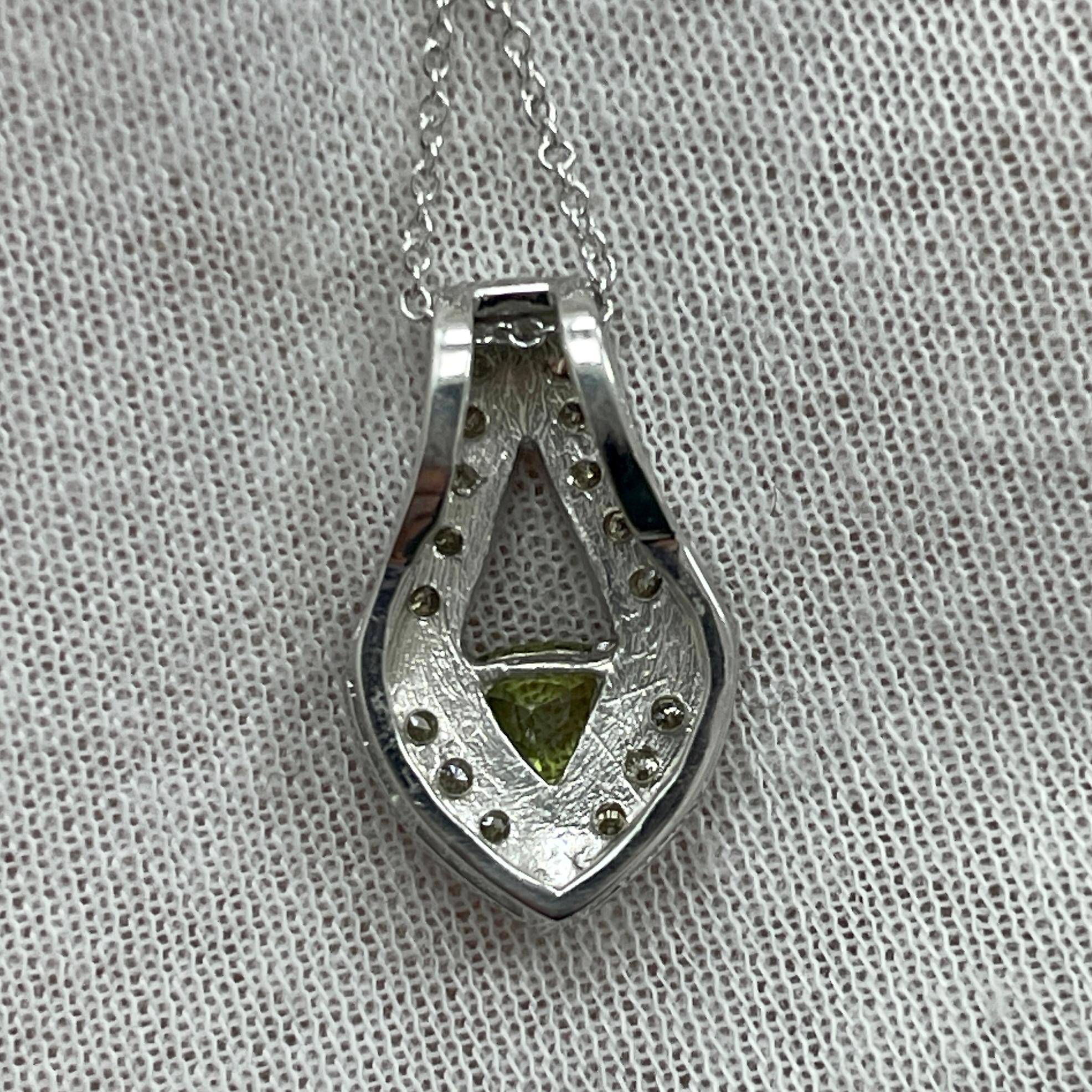 Trillion Green Sapphire and Diamond White Gold Pendant In New Condition For Sale In New York, NY