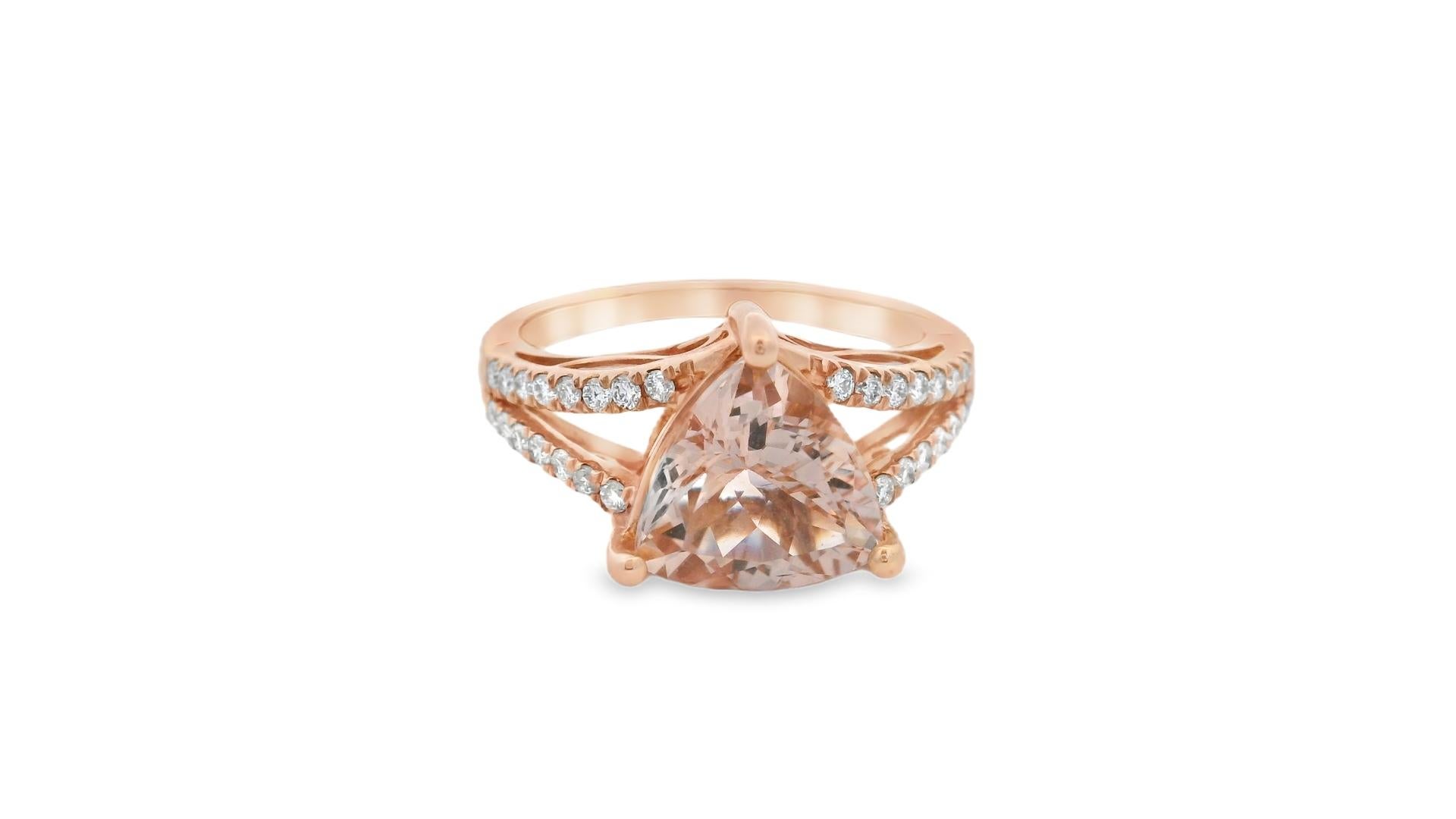 Women's Trillion Morganite and Diamond Ring 2.30ct in 14K Rose Gold Size 7 For Sale