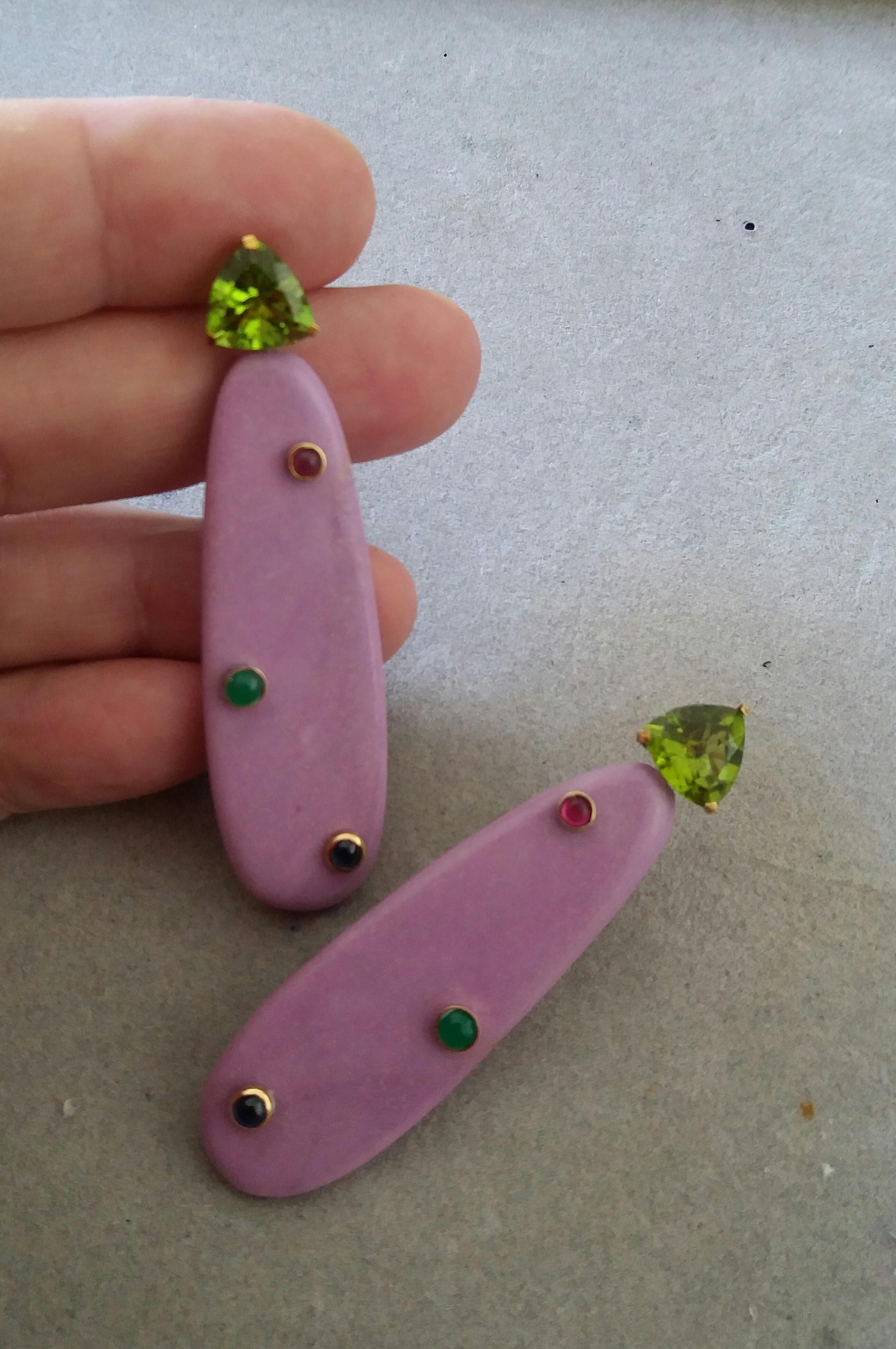 Trillion Peridot Ruby Emerald Blue Sapphire Gold Phosphosiderite Drop Earrings In Good Condition For Sale In Bangkok, TH
