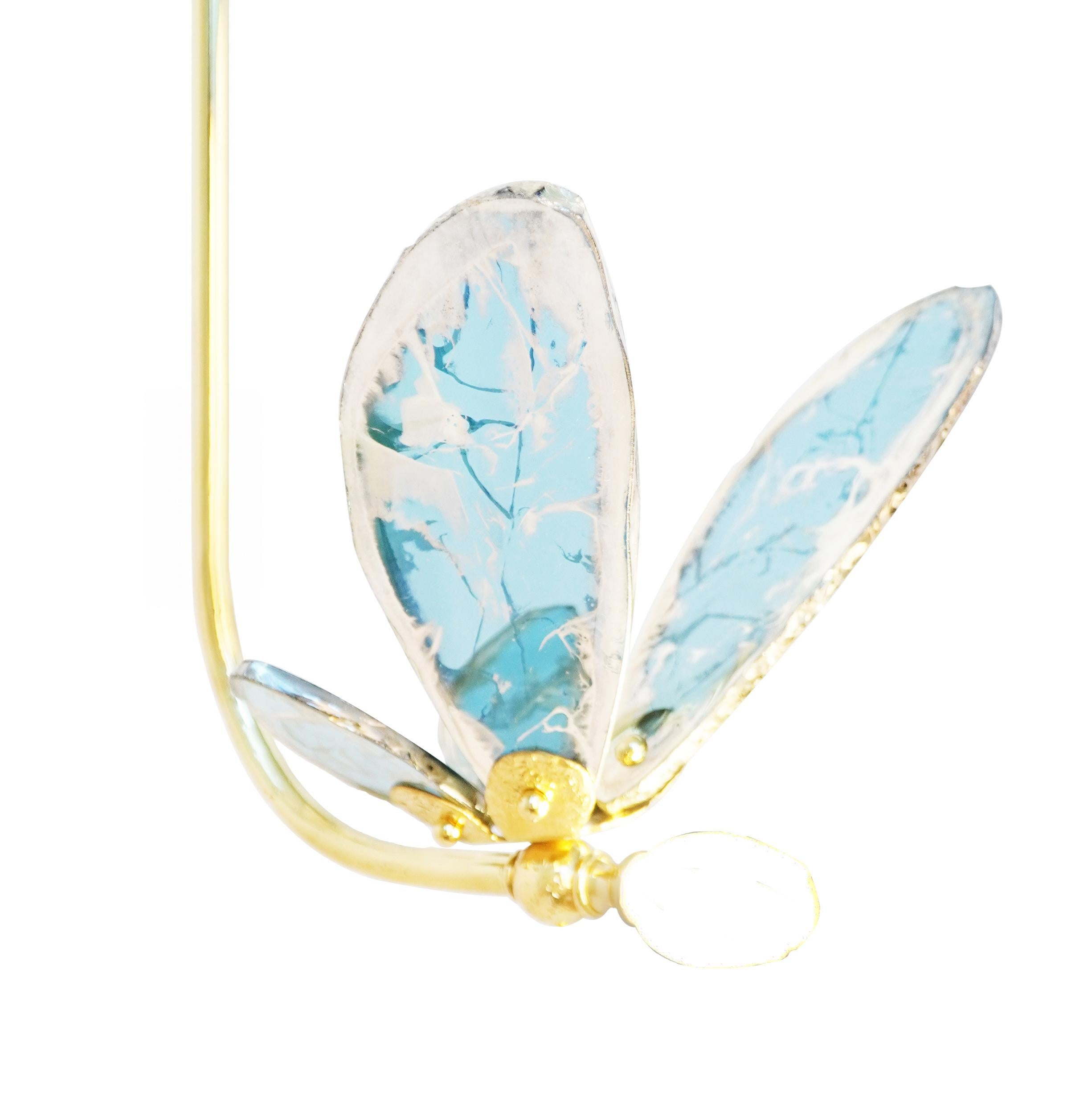 Hängeleuchte „Trilly“ aus hellblauem, versilbertem Glas, Messingkörper  (Moderne) im Angebot