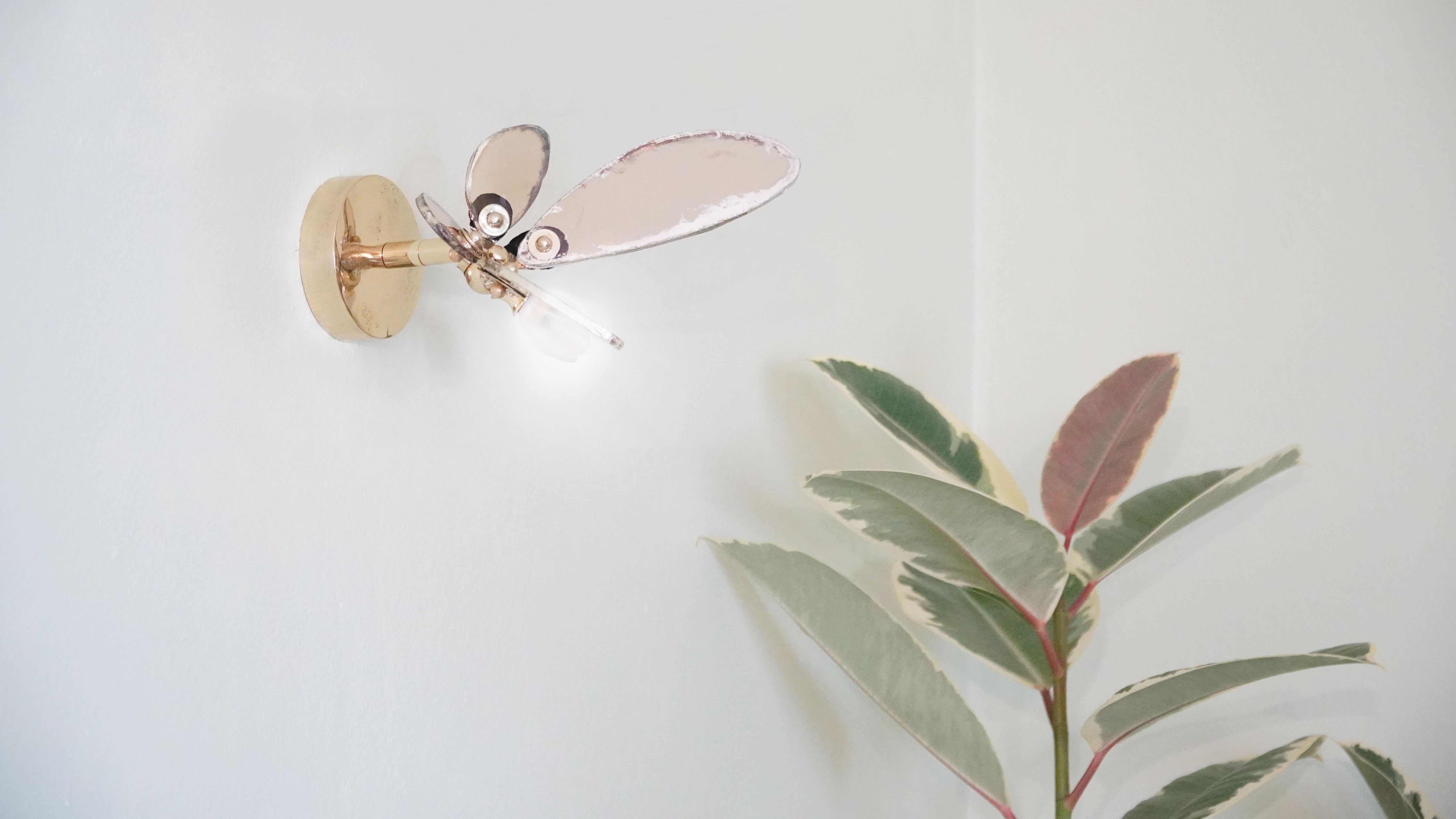 Laiton Applique murale Trilly, lampe encastrée, verre d'art argenté rose, corps en laiton en vente