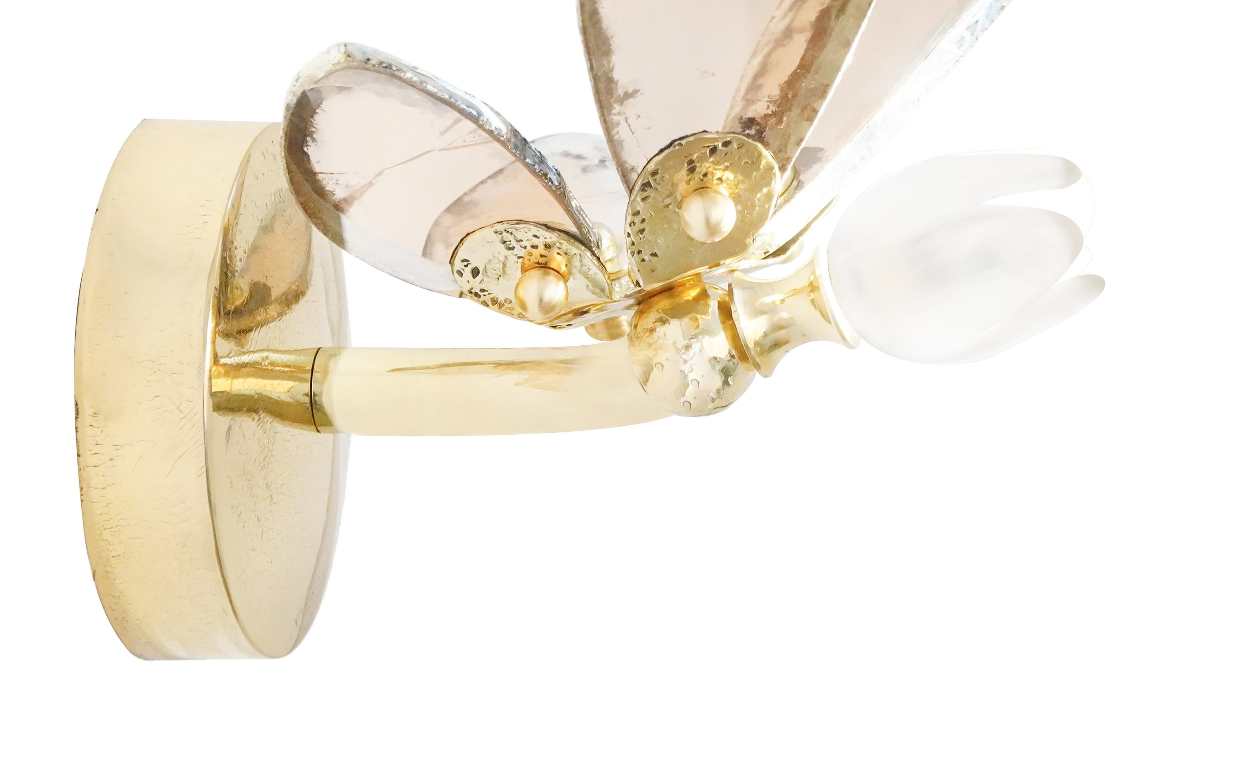 XXIe siècle et contemporain Applique murale Trilly, lampe encastrée, verre d'art argenté rose, corps en laiton en vente