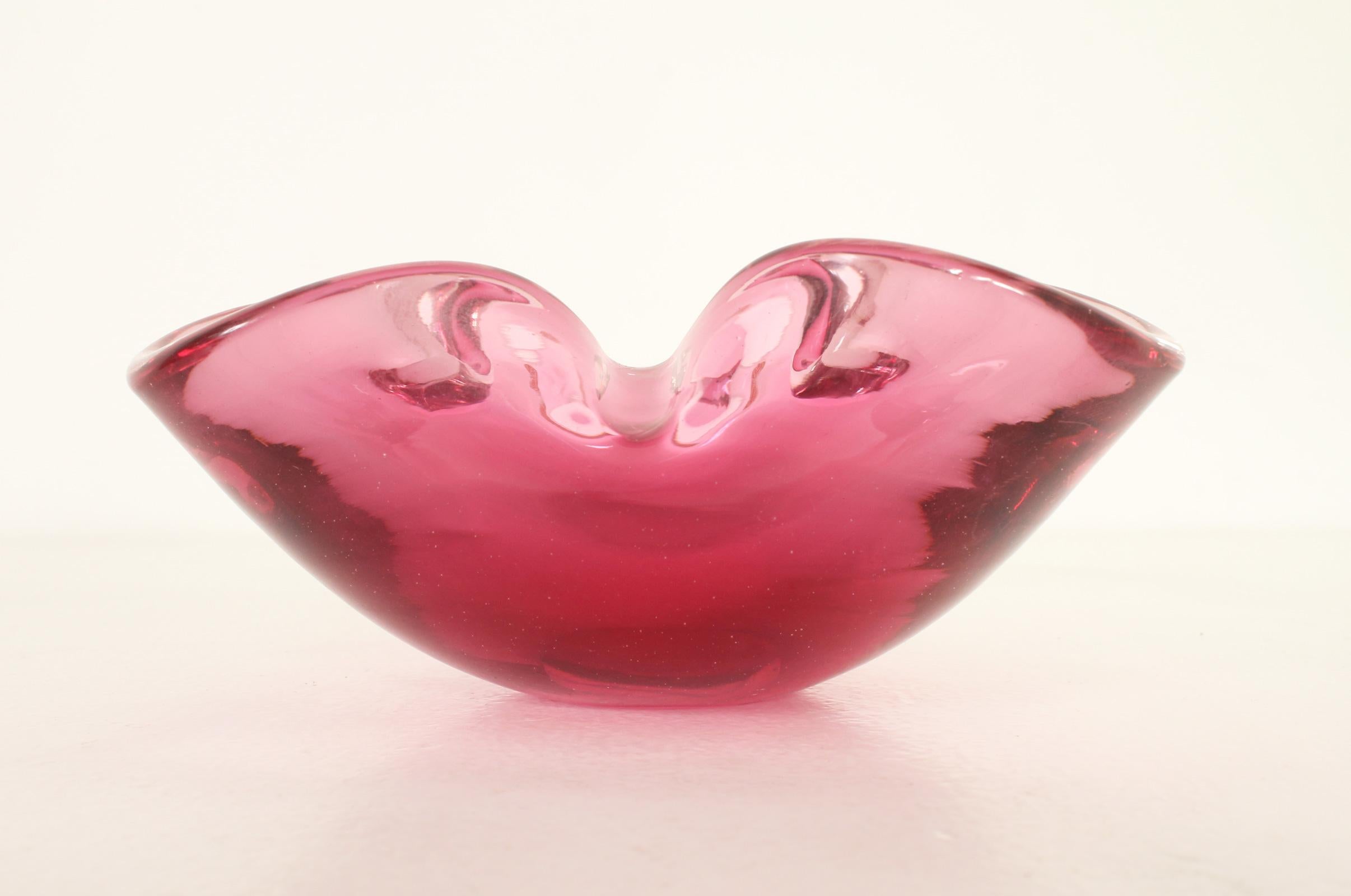 Italiano Posacenere di Murano a forma di trilobo in vetro di Murano Glass Sommerso rosa di Pietro Toso, Italia in vendita
