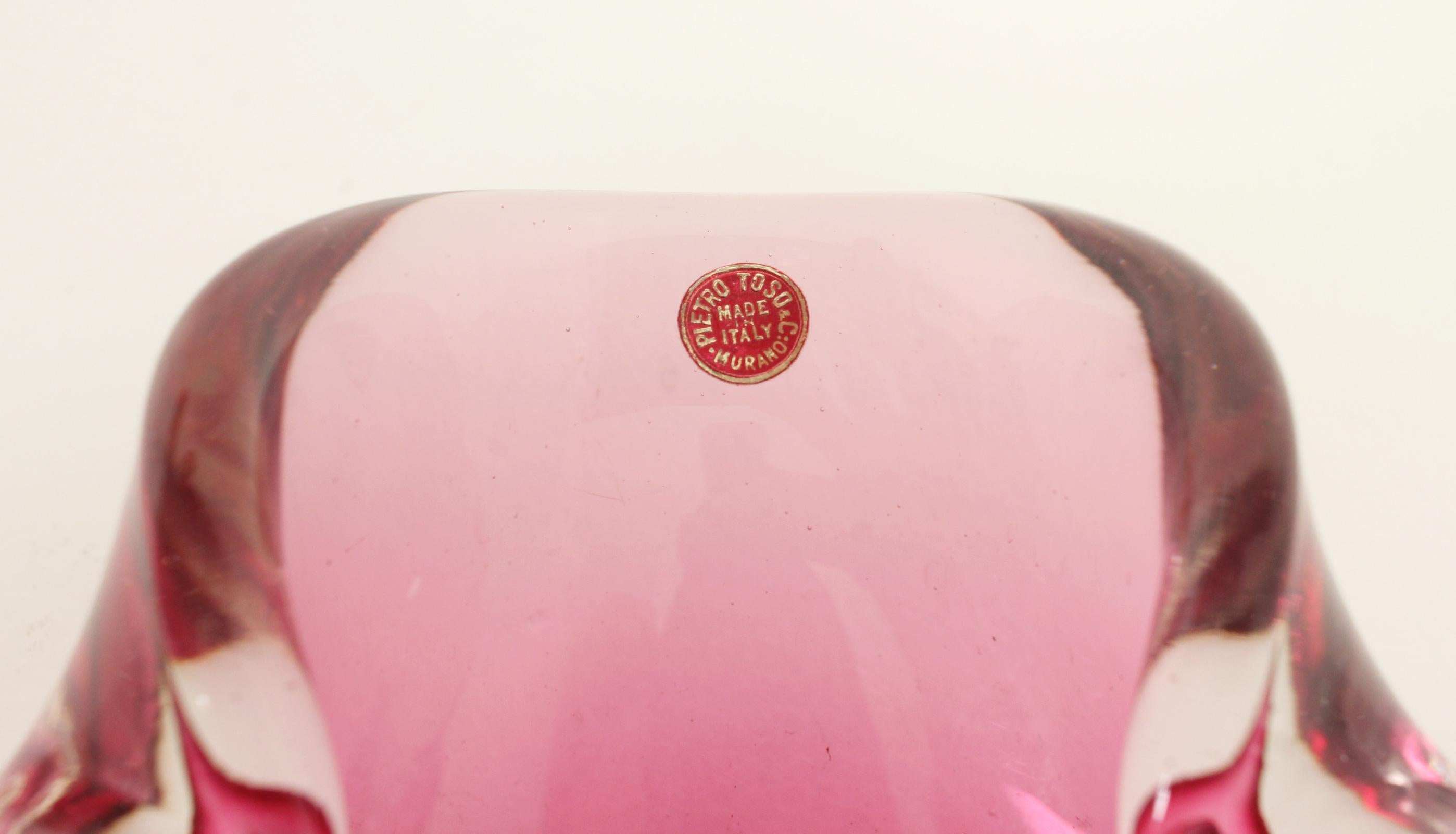 Posacenere di Murano a forma di trilobo in vetro di Murano Glass Sommerso rosa di Pietro Toso, Italia In condizioni buone in vendita a Barcelona, ES