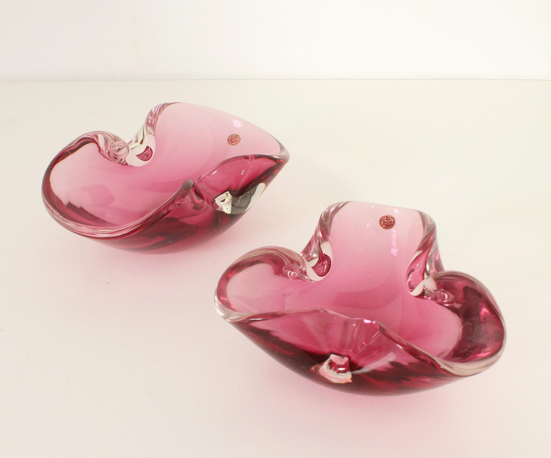 Posacenere di Murano a forma di trilobo in vetro di Murano Glass Sommerso rosa di Pietro Toso, Italia in vendita 1