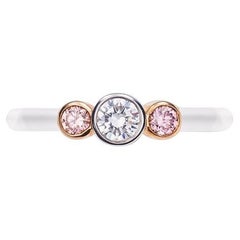 Trilogy Argyle Verlobungsring mit rosa und weißem Diamanten