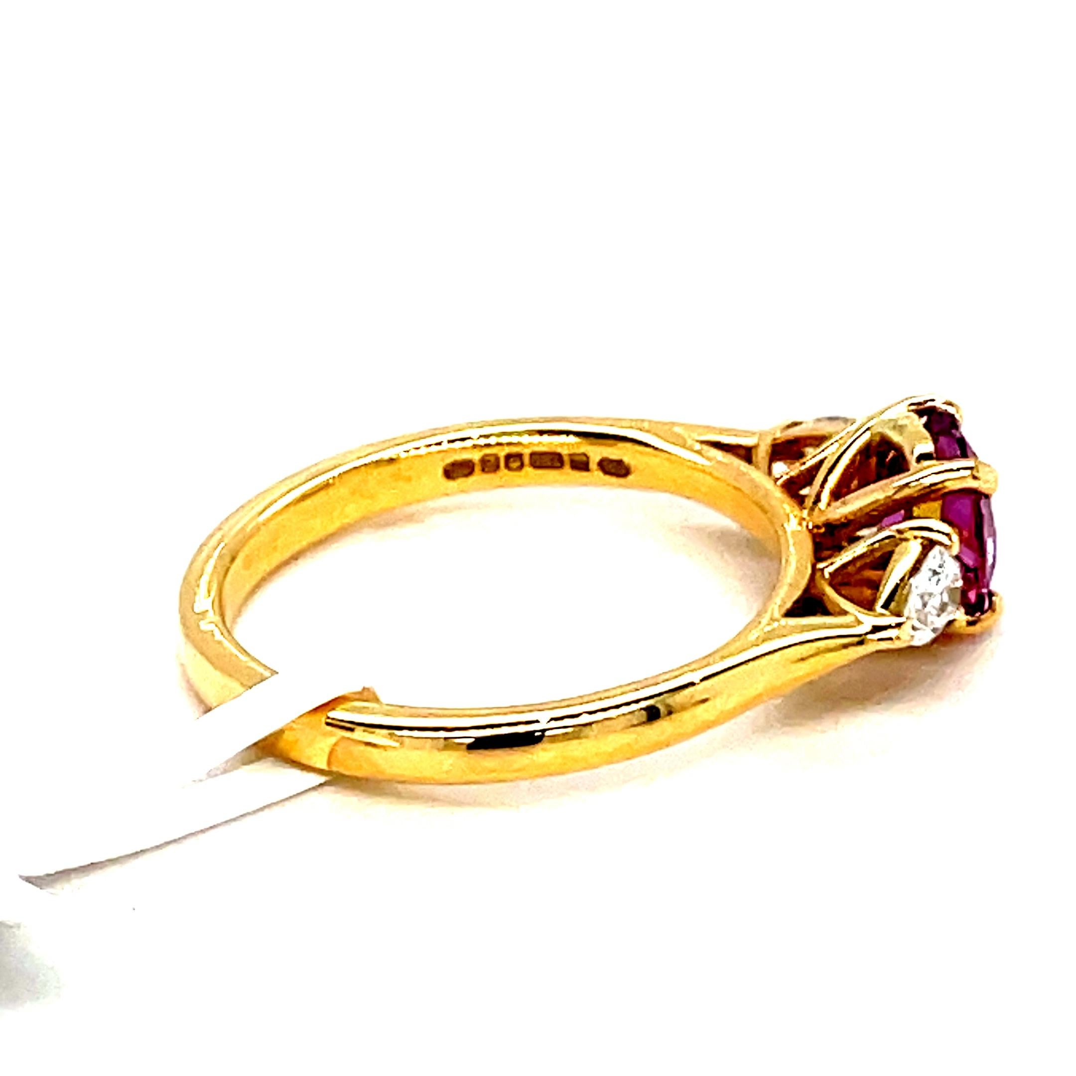Retro Trilogy Ring with Pink Sapphire Diamonds 18k Yellow Gold For Sale