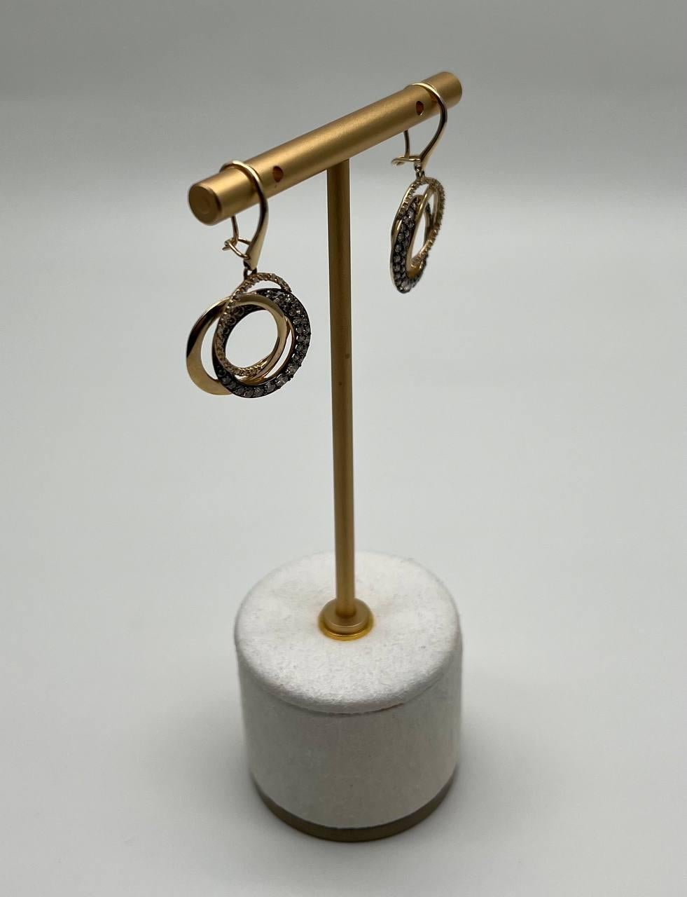 Boucles d'oreilles Trinity Gold Interlocking Circles Cognac Brown Diamonds 14K Gold Dangle Ears en vente 9