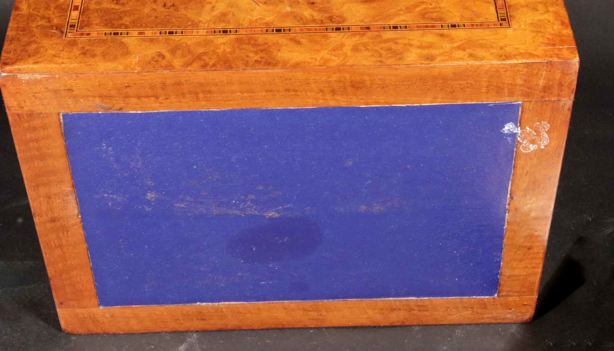 Costurero o Caja de Trabajo con incrustaciones de madera de Burlwood decorada con motivos navales de Trinity House 9