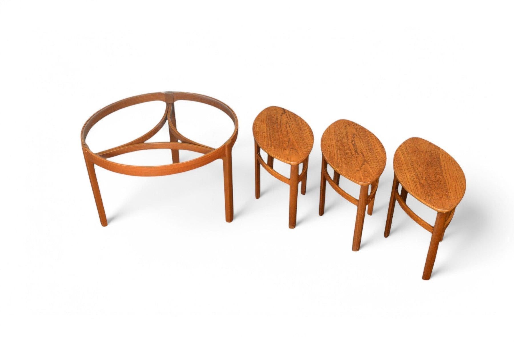 Tables gigognes Trinity en teck de Nathan #1 en vente 2