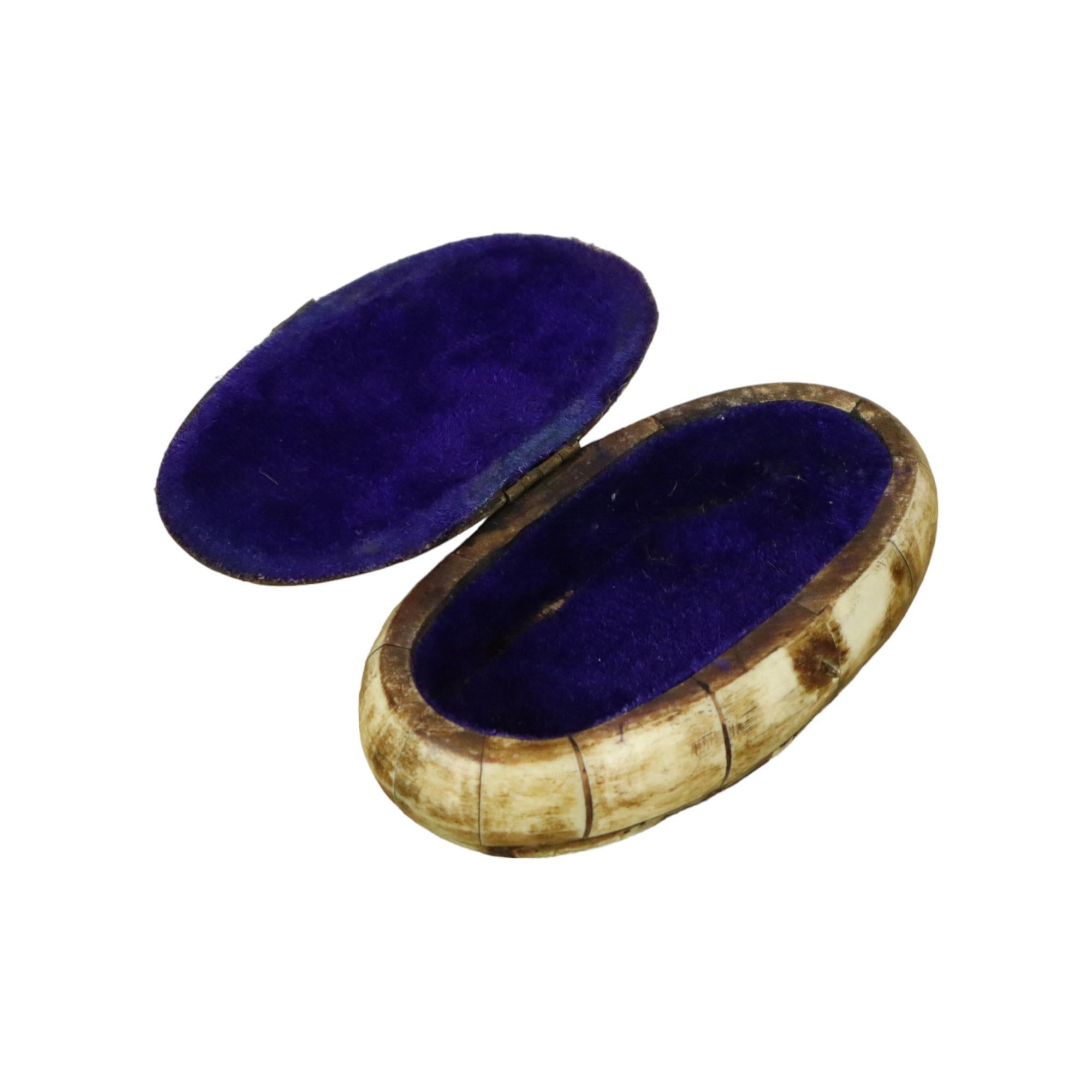 Trinket Box mit Intarsien aus Kamel Knochen lila Samtschmuck 15cm im Zustand „Gut“ im Angebot in Poperinge, BE