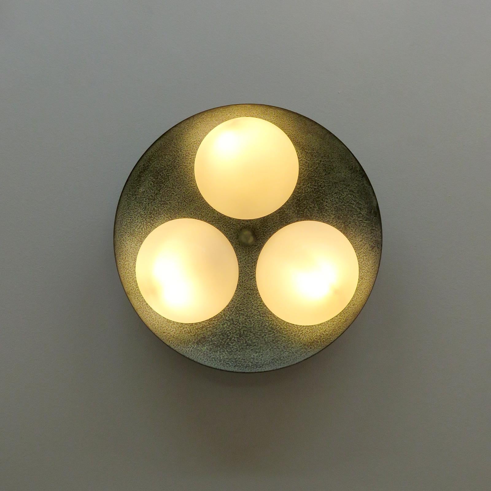 Contemporary Trinova Outdoor Light by Gallery L7 For Sale