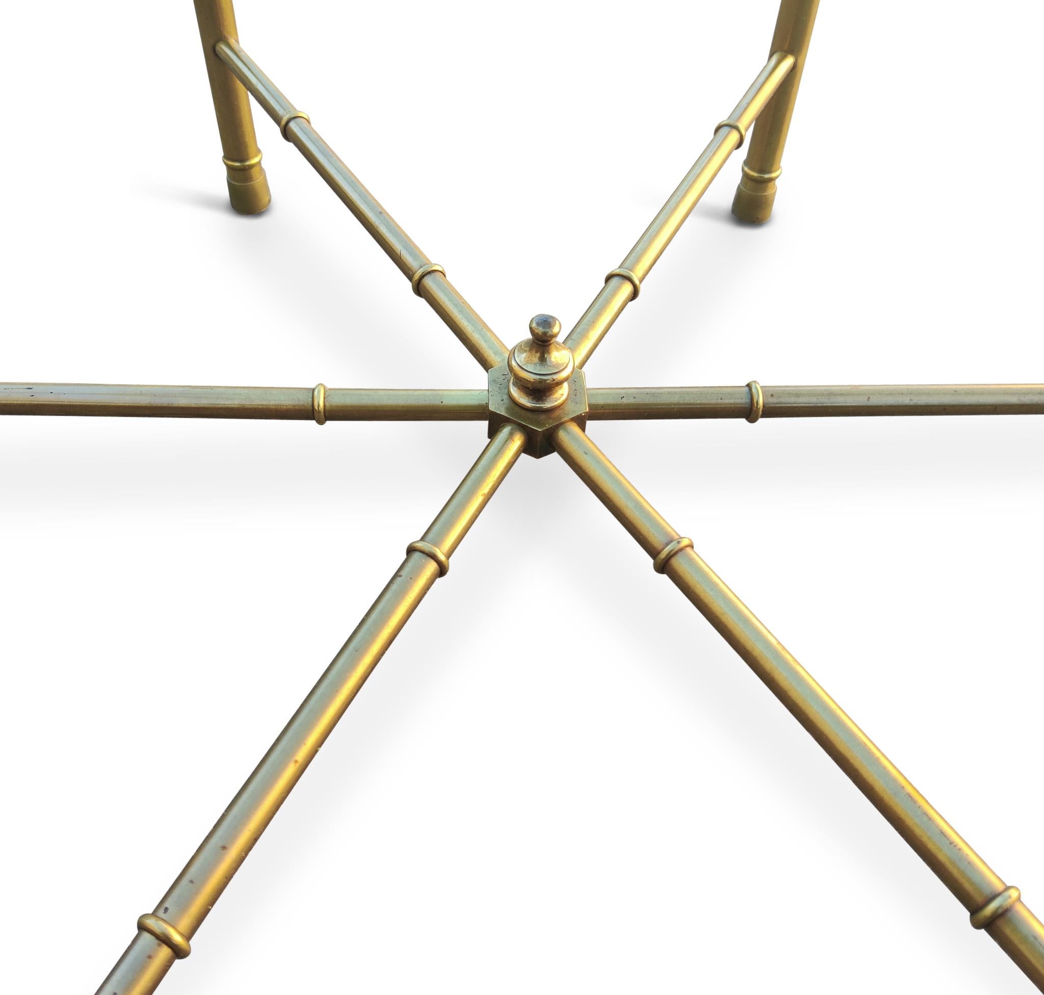 Laiton Tables d'appoint hexagonales Trio '3' en laiton massif et faux bambou Mastercraft du milieu du siècle dernier en vente