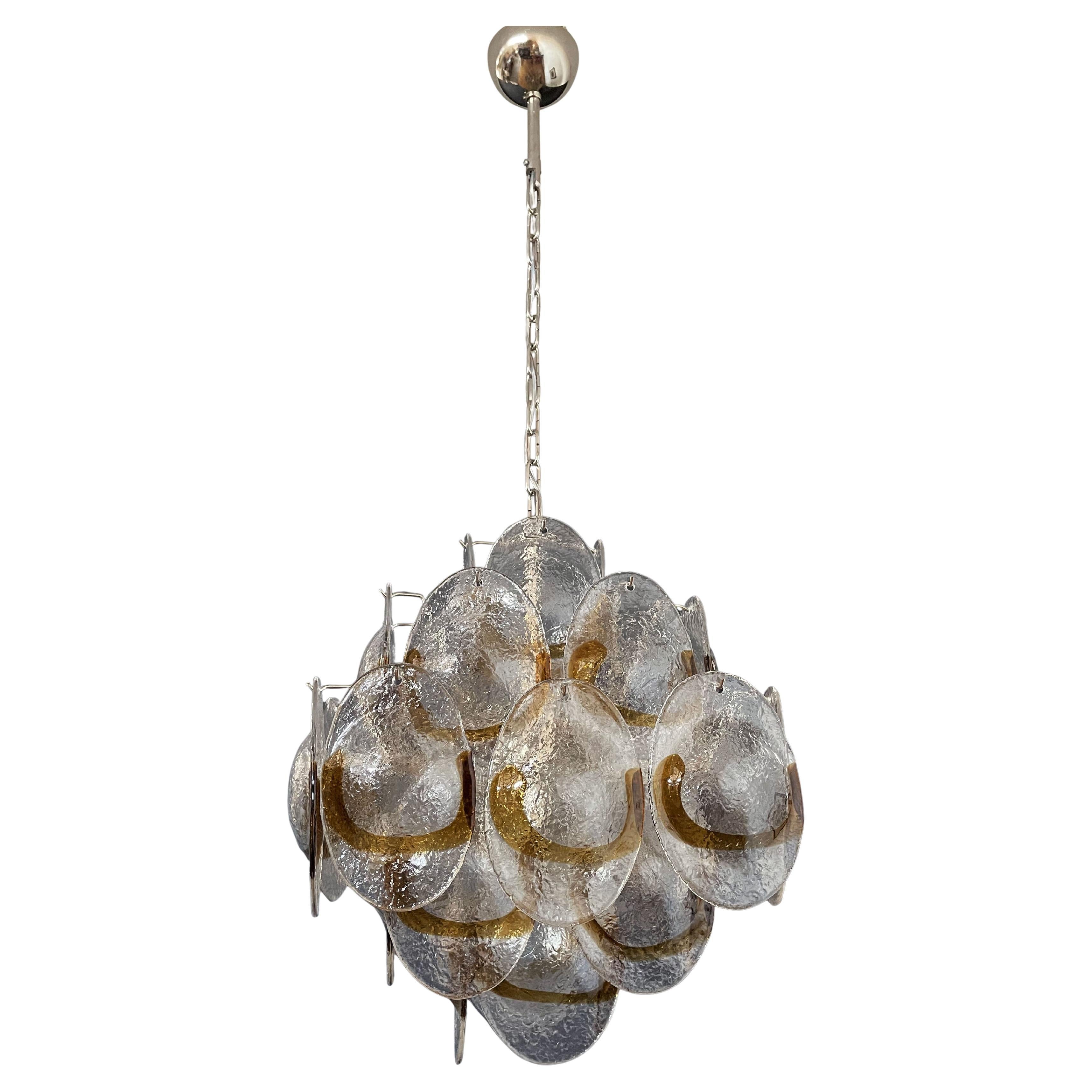 Trio di stupefacenti lampadari italiani di Murano d'epoca - 36 conchiglie d'ambra in vendita 6