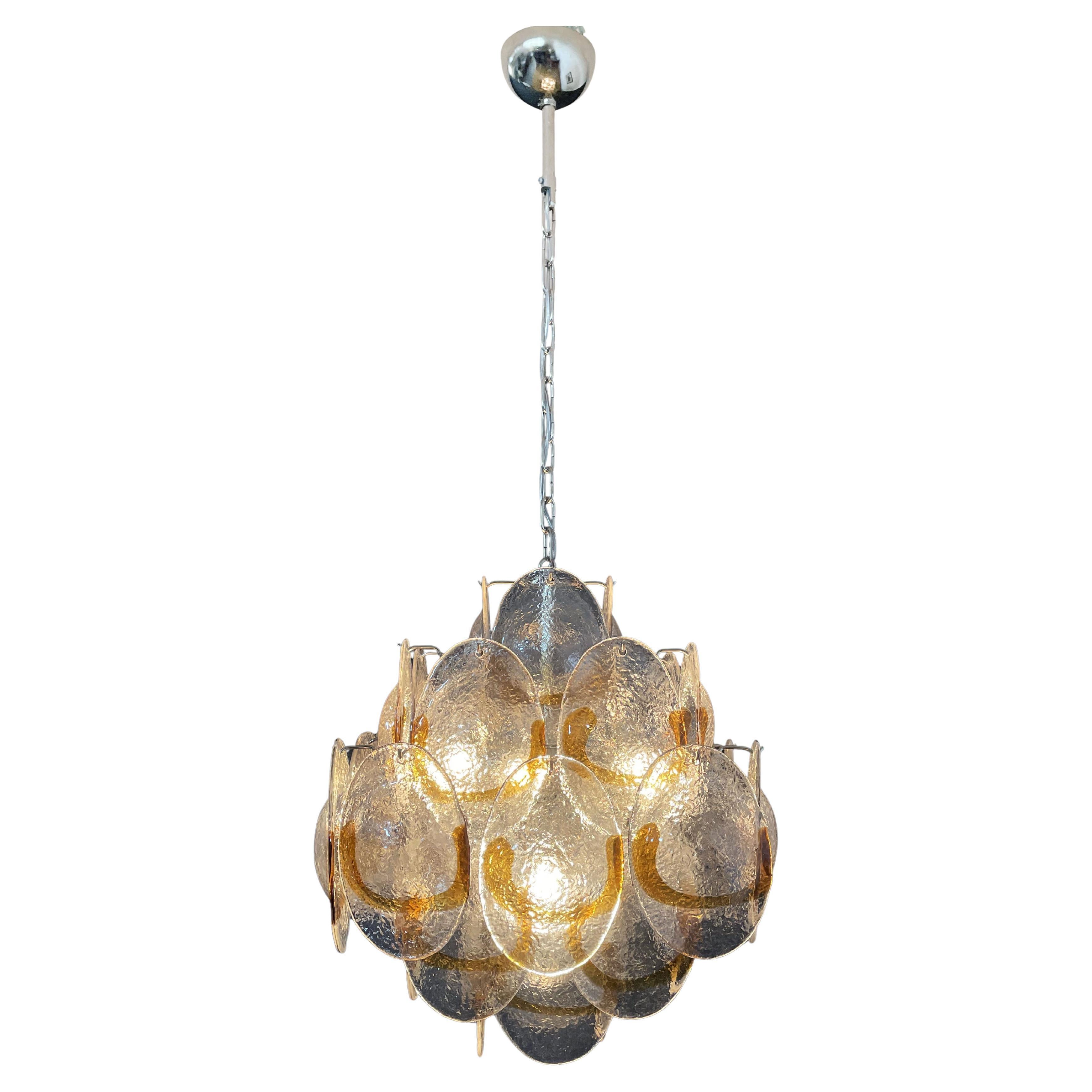 Trio di stupefacenti lampadari italiani di Murano d'epoca - 36 conchiglie d'ambra in vendita 7