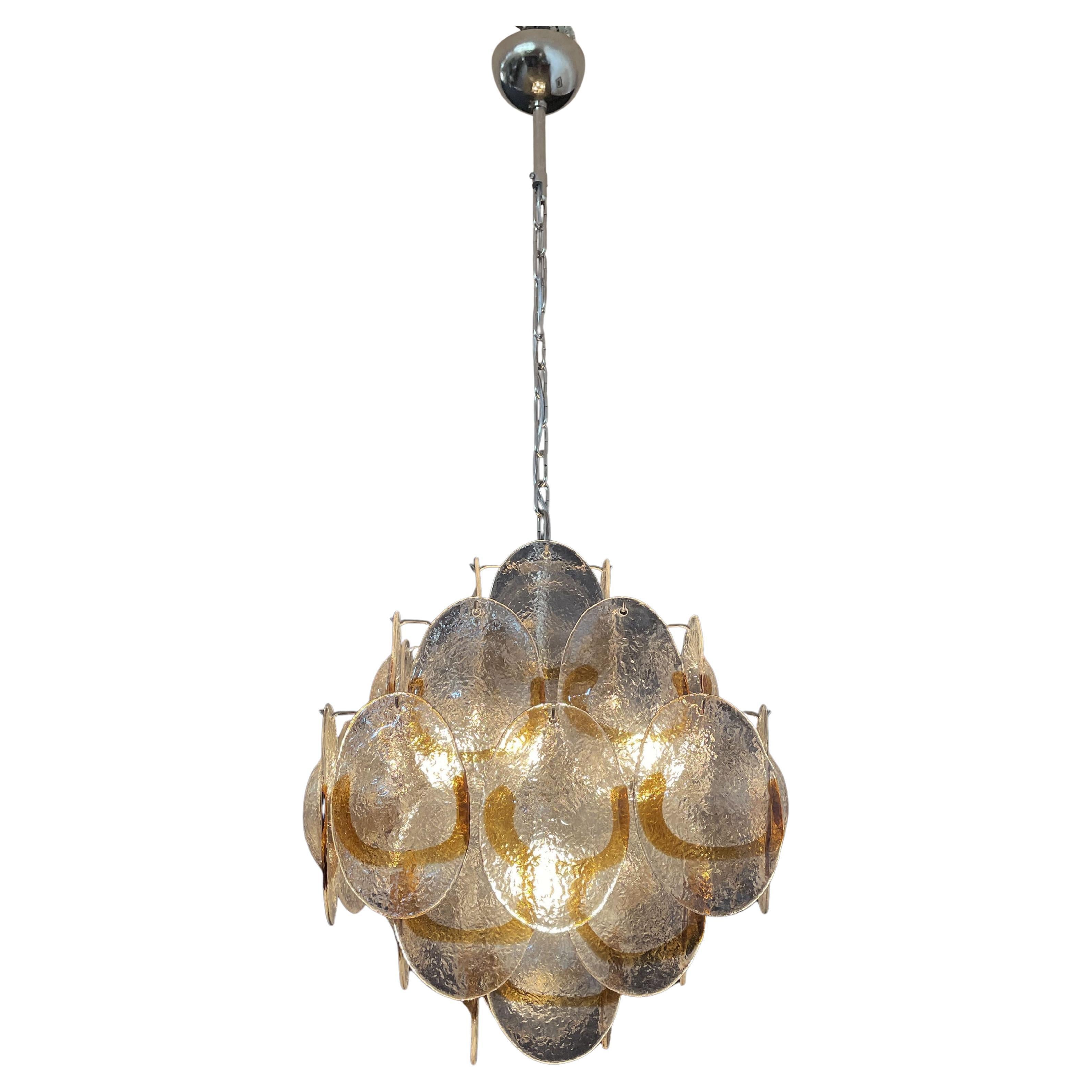 Trio di stupefacenti lampadari italiani di Murano d'epoca - 36 conchiglie d'ambra in vendita 8