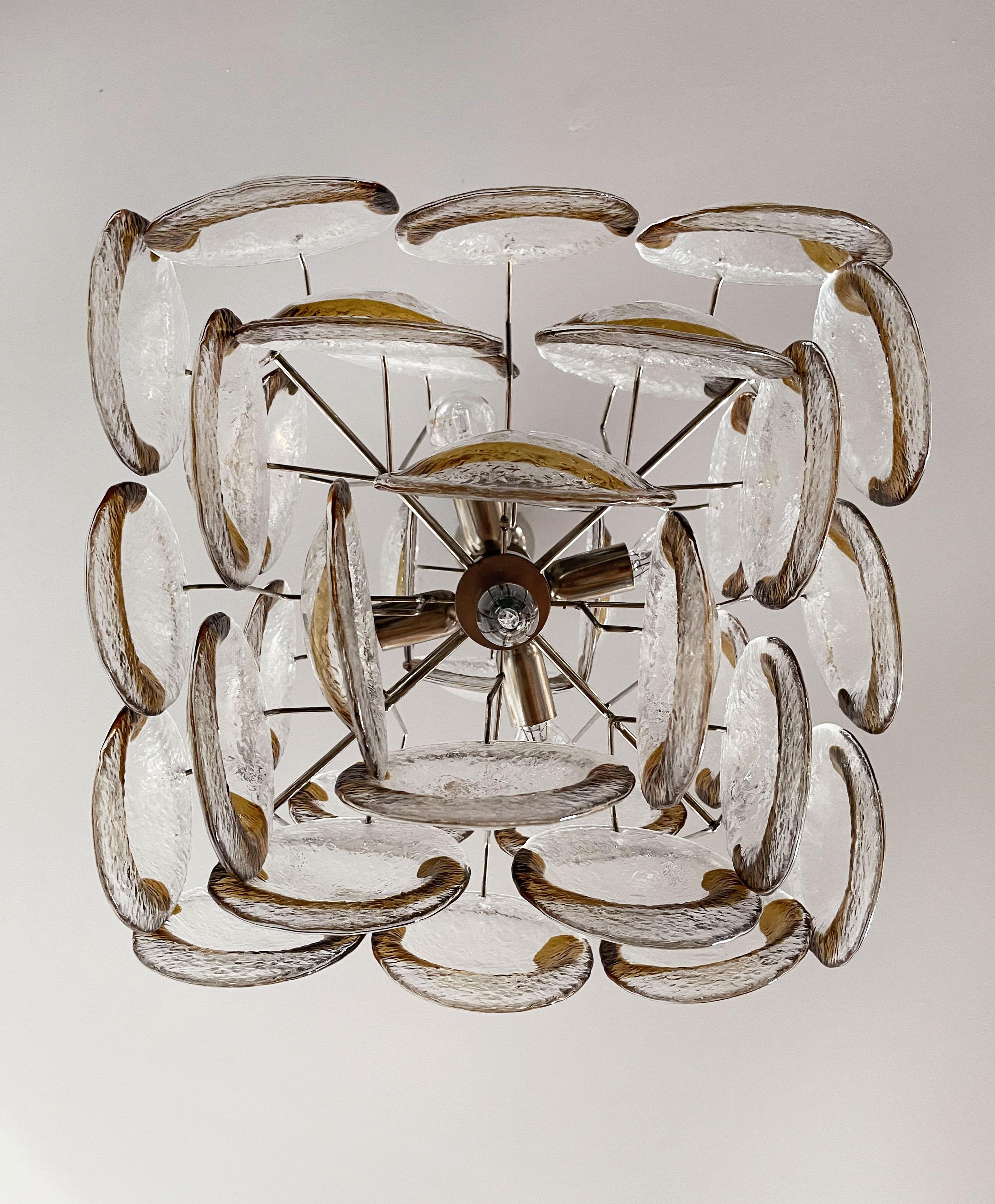 Trio di stupefacenti lampadari italiani di Murano d'epoca - 36 conchiglie d'ambra in vendita 14