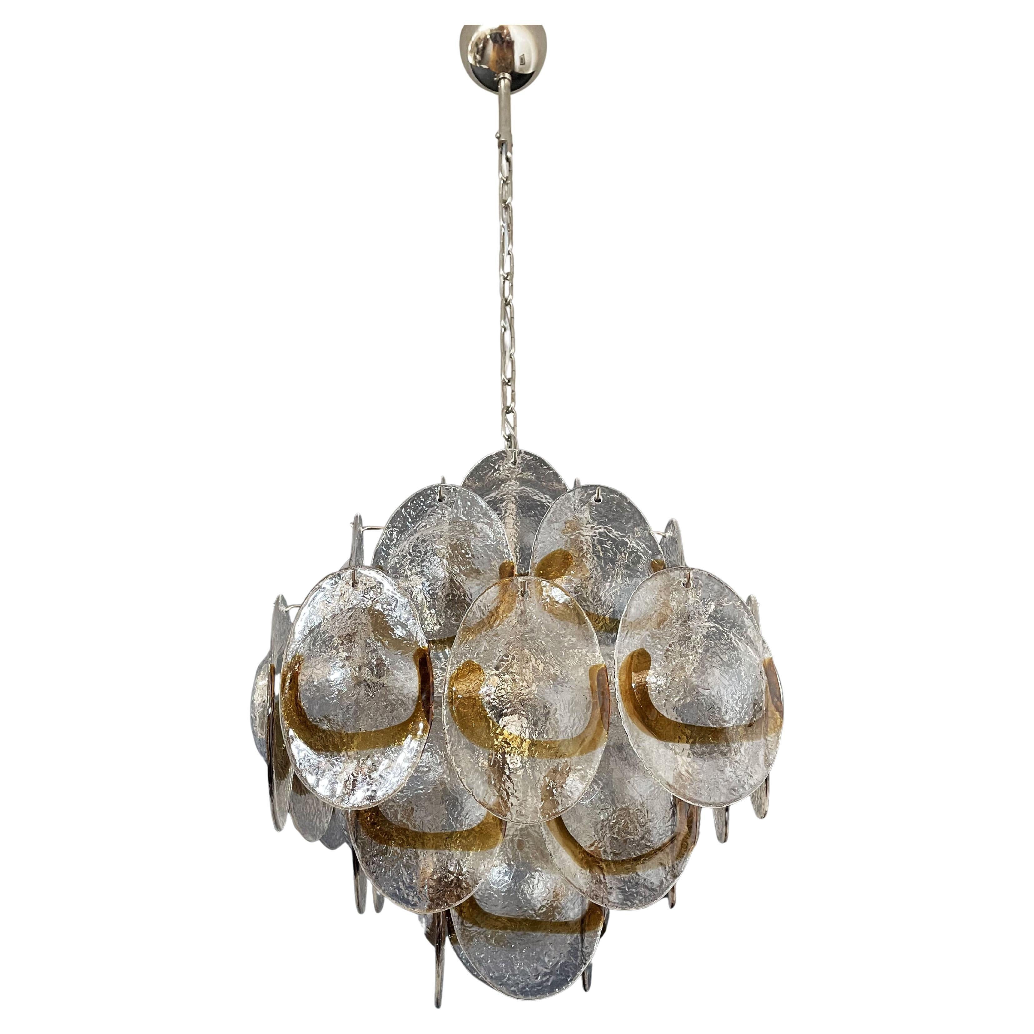 Trio di stupefacenti lampadari italiani di Murano d'epoca - 36 conchiglie d'ambra in vendita 1